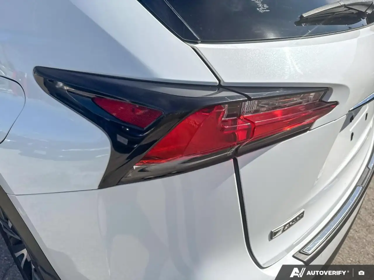 Lexus NX снимка Lexus NX