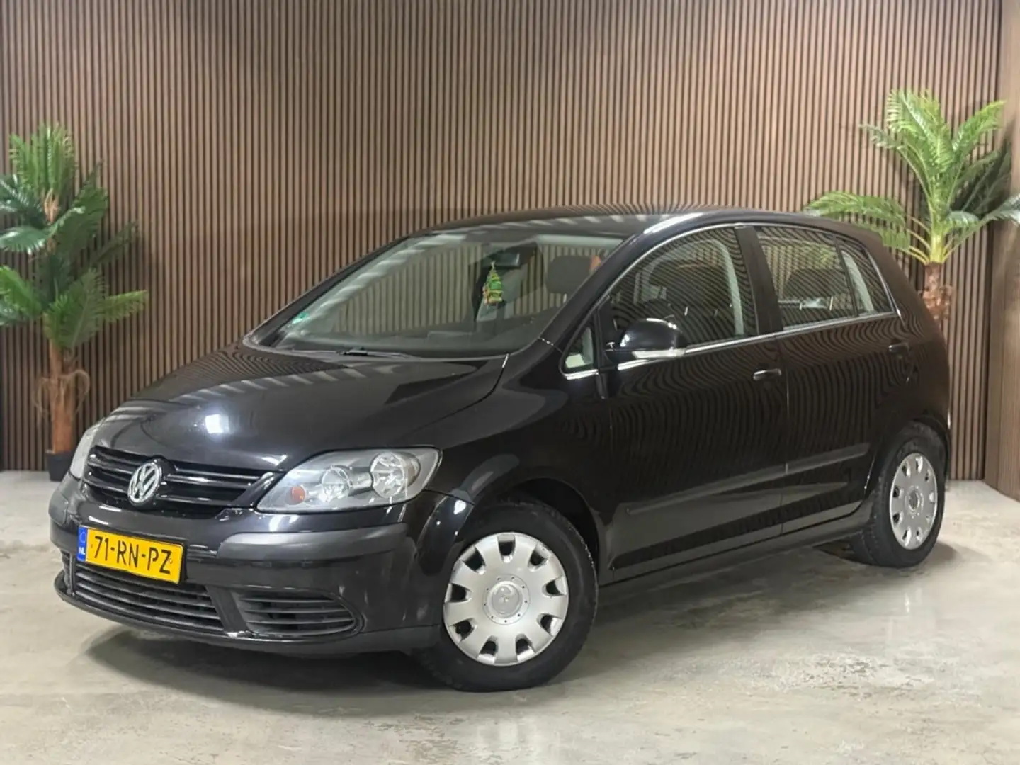 Volkswagen Golf Plus 1.6 FSI Turijn Zwart - 1