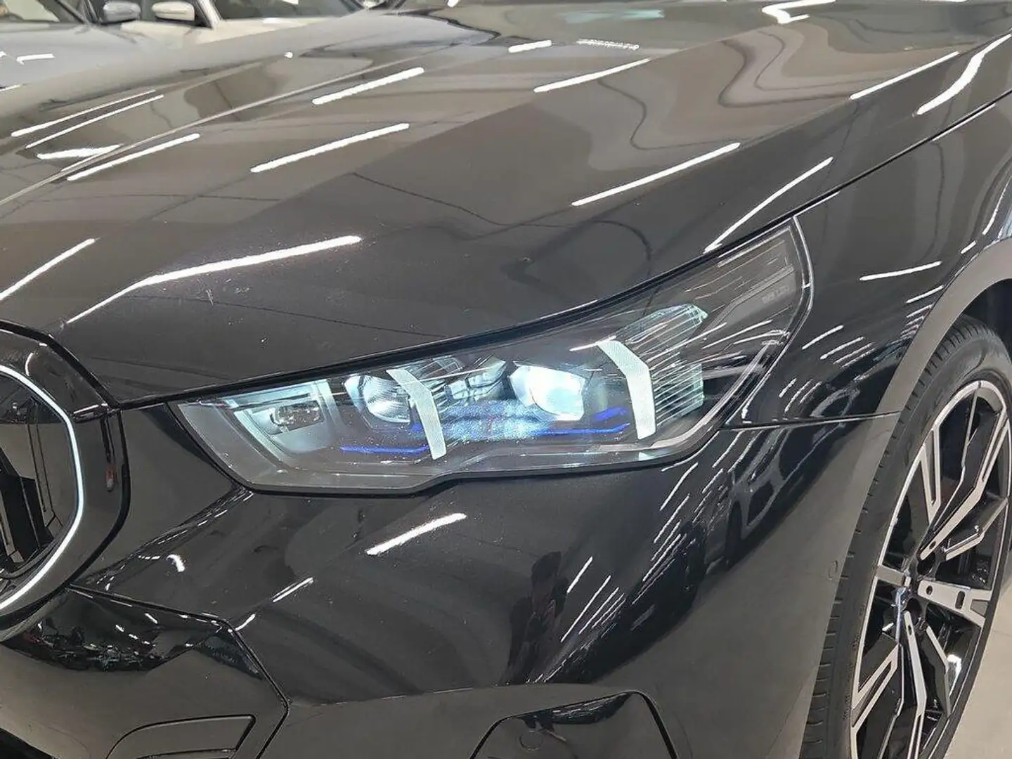 BMW 520 Serie 5 520d Touring 48V xdrive M Sport Pro auto Nero - 2