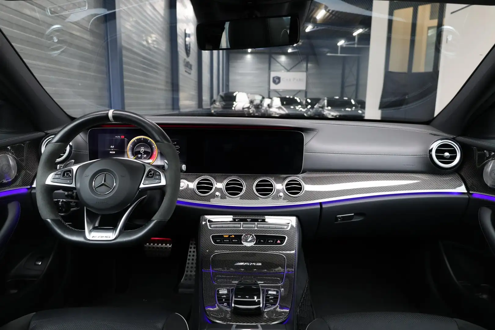 Mercedes-Benz E 63 AMG Estate S 4MATIC+ 812+PK LED/VIRTUAL/SFEER/LUCHT/LE Negru - 2