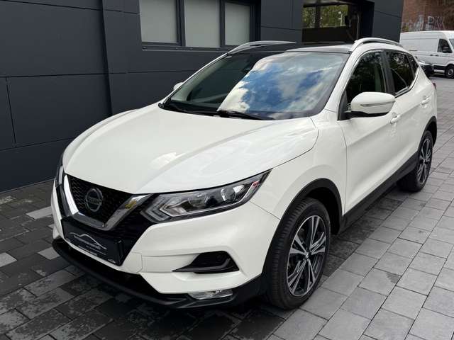 Imagine Nissan Qashqai 1. 3 N-Way Navi Klima Panorama AHK 1.8t