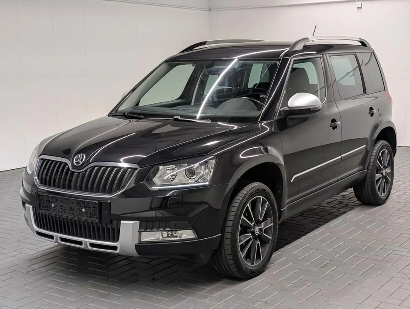 Skoda Yeti Adventure Bi-Xenon/SHZ/PDC/Tempom./17"LM Schwarz - 1