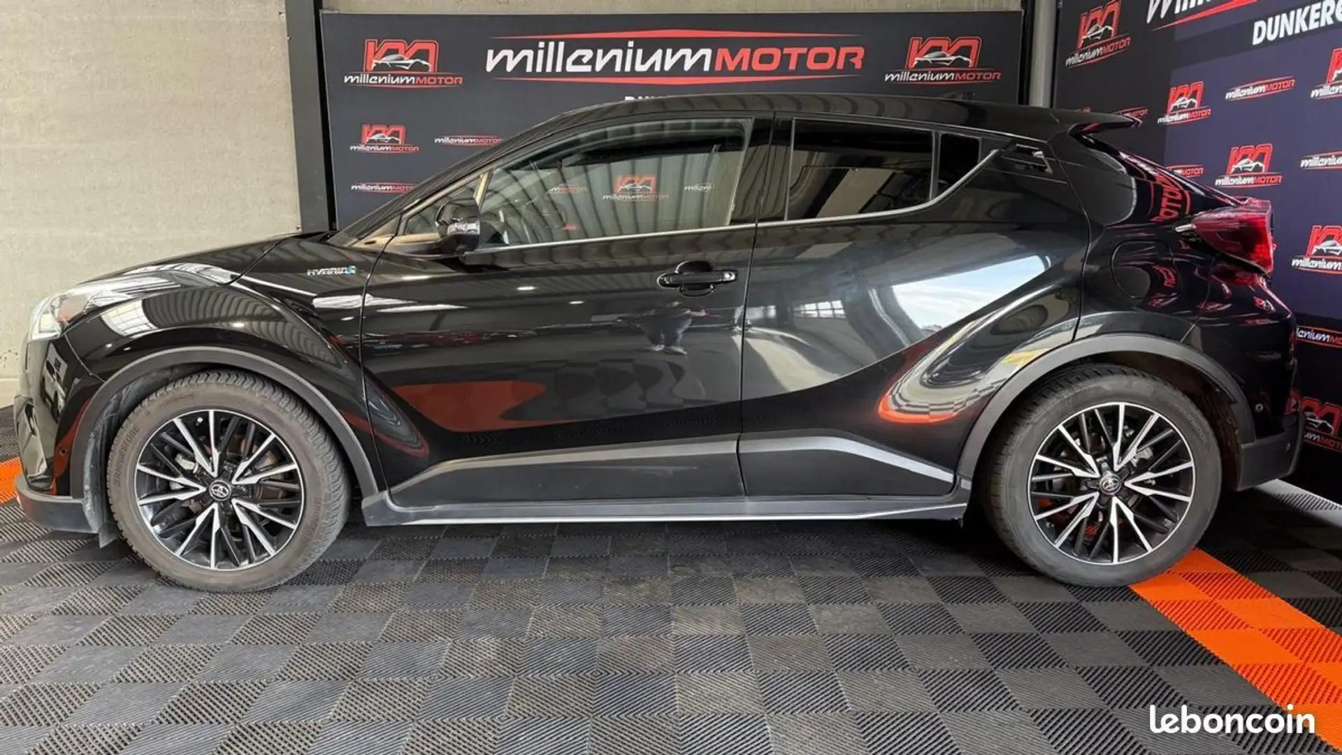 Toyota C-HR DISTINCTIVE 122h HYRIDE BV e-CVT GARANTIE 6 MOIS Noir - 2