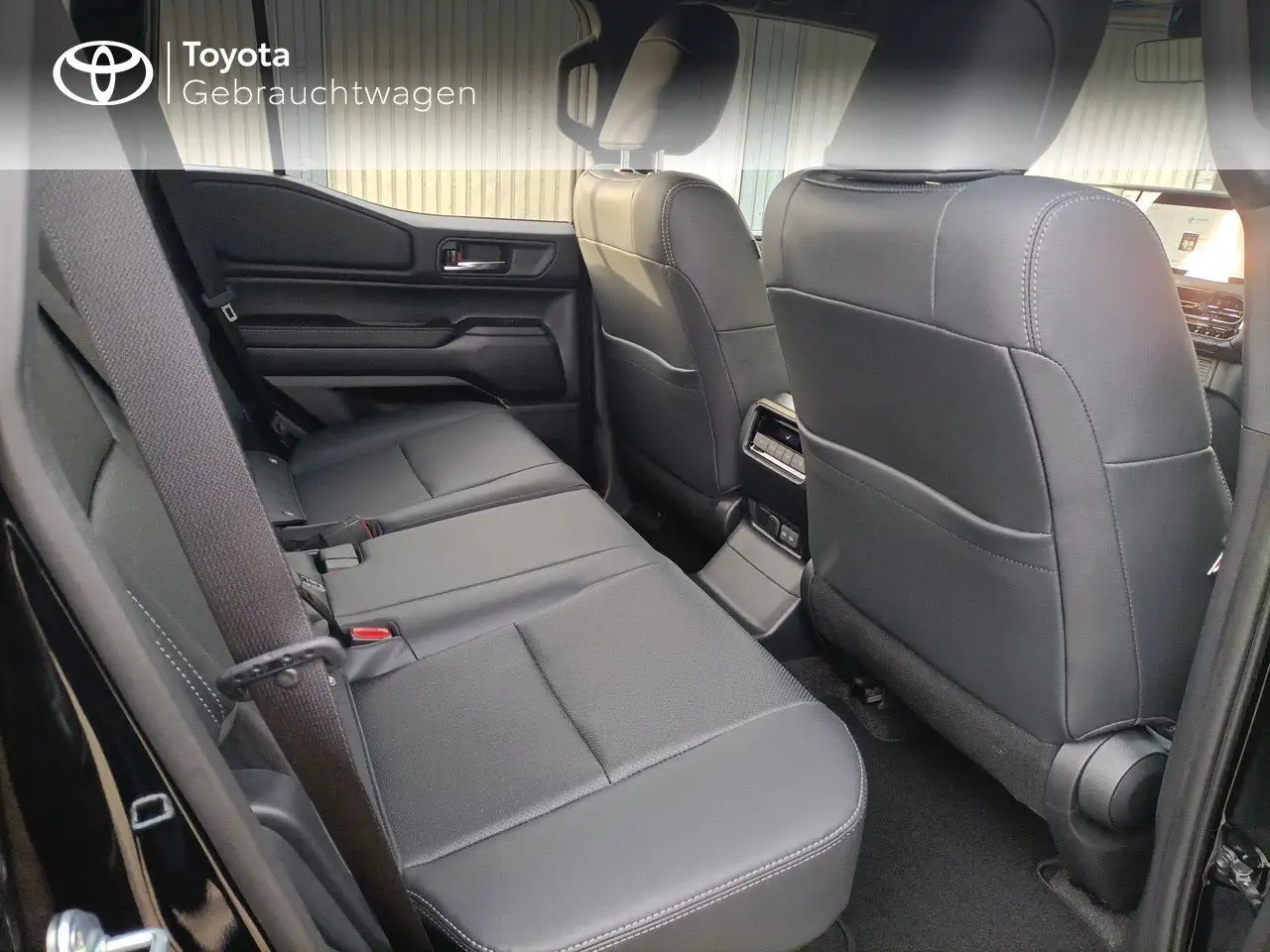 Toyota Land Cruiser 2,8 D-4D AWD Executive + AHK + Winterräder 14