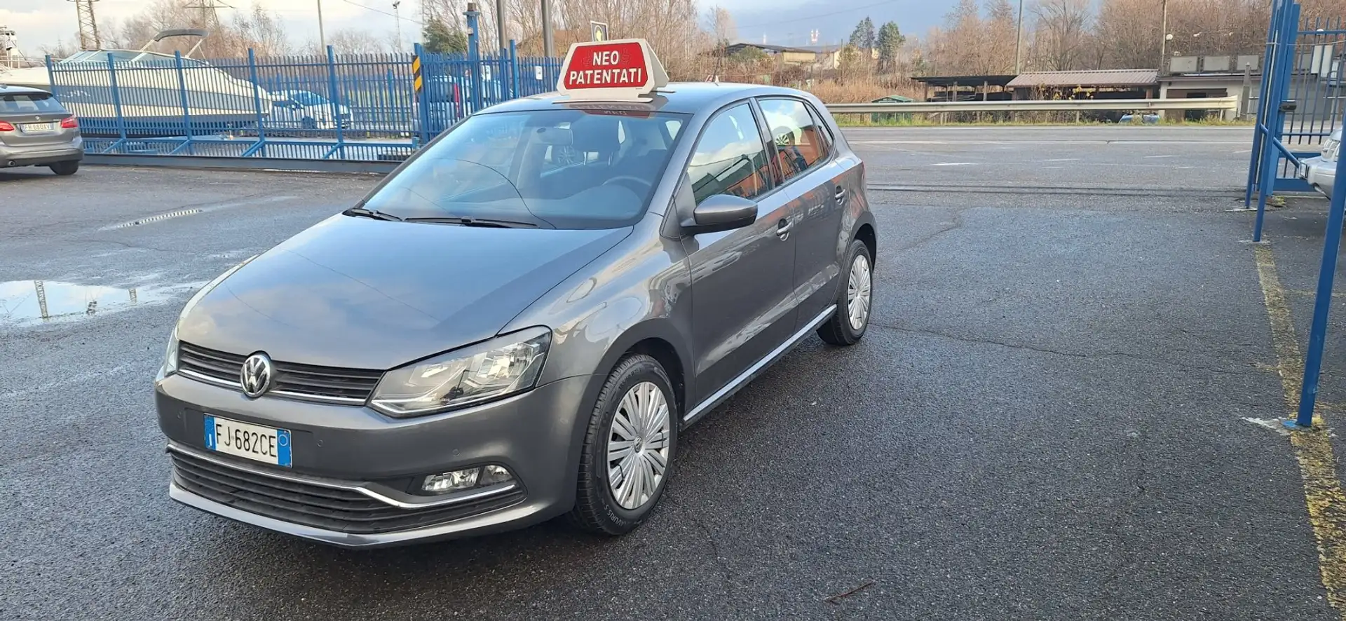 Volkswagen Polo Polo 5p 1.0 mpi Comfortline 75cv Grigio - 1