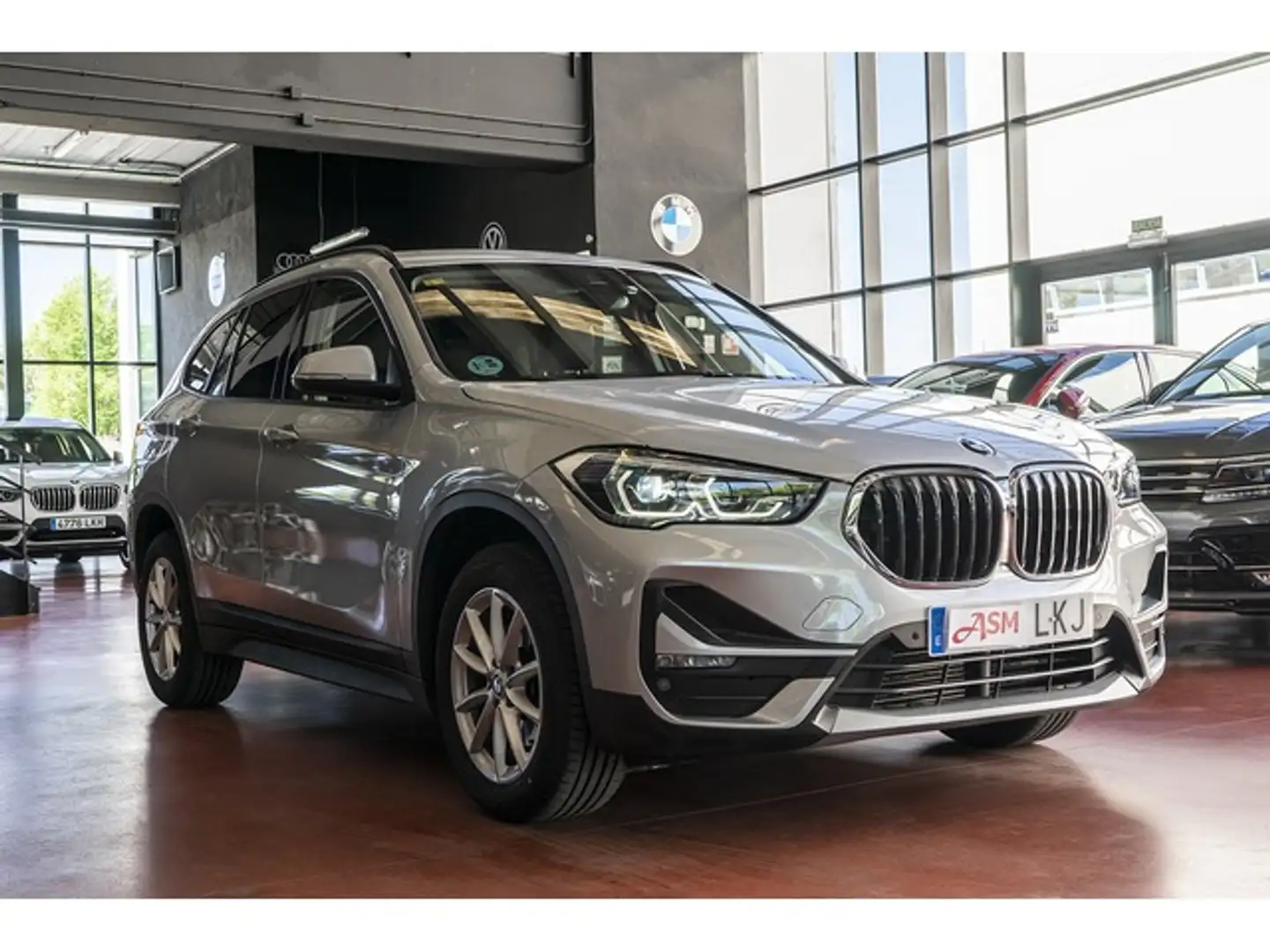 BMW X1 sDrive 18d Business Plateado - 2