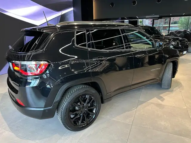 Jeep Compass view 4