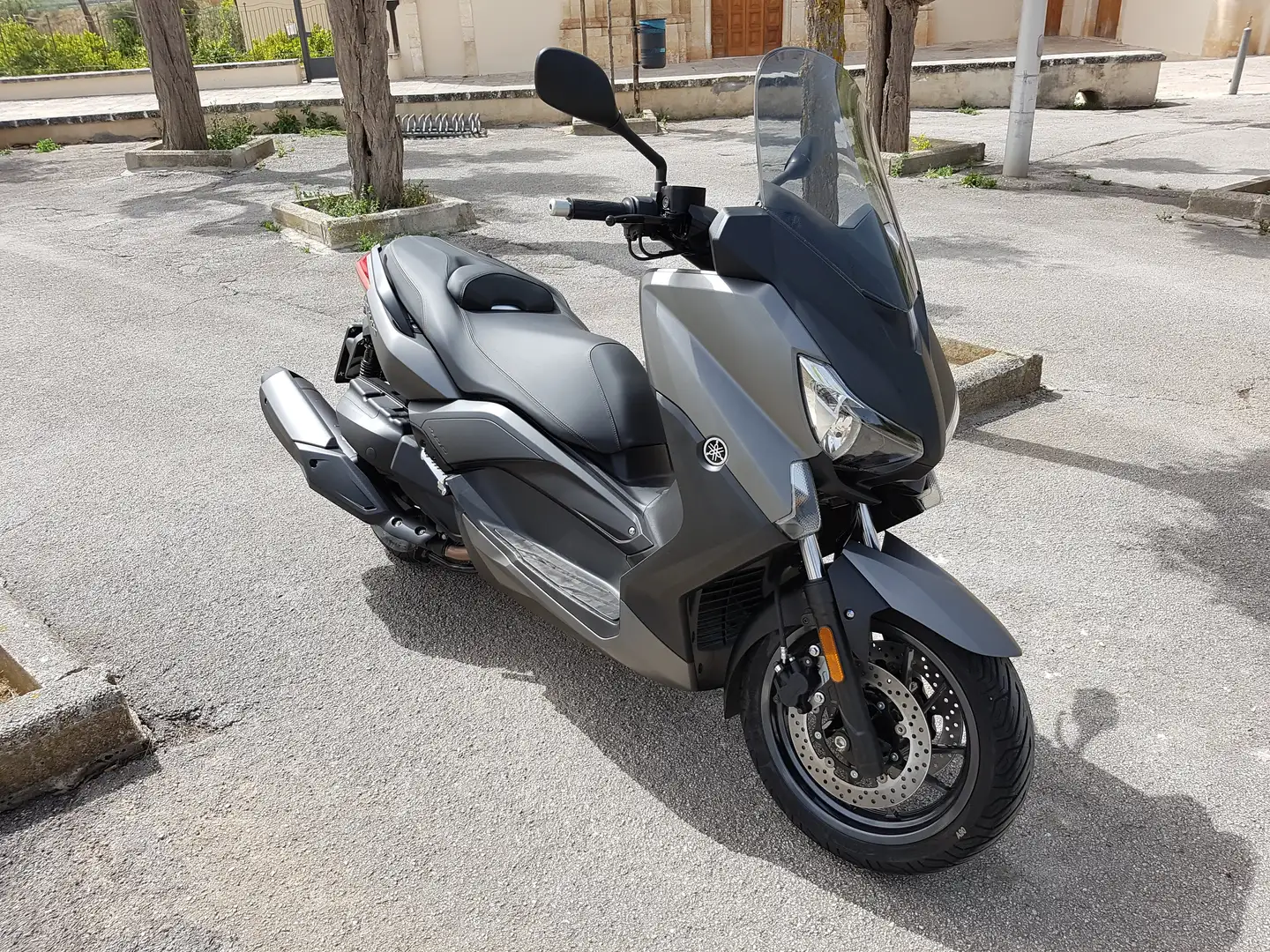 Yamaha X-Max 400 Szürke - 1