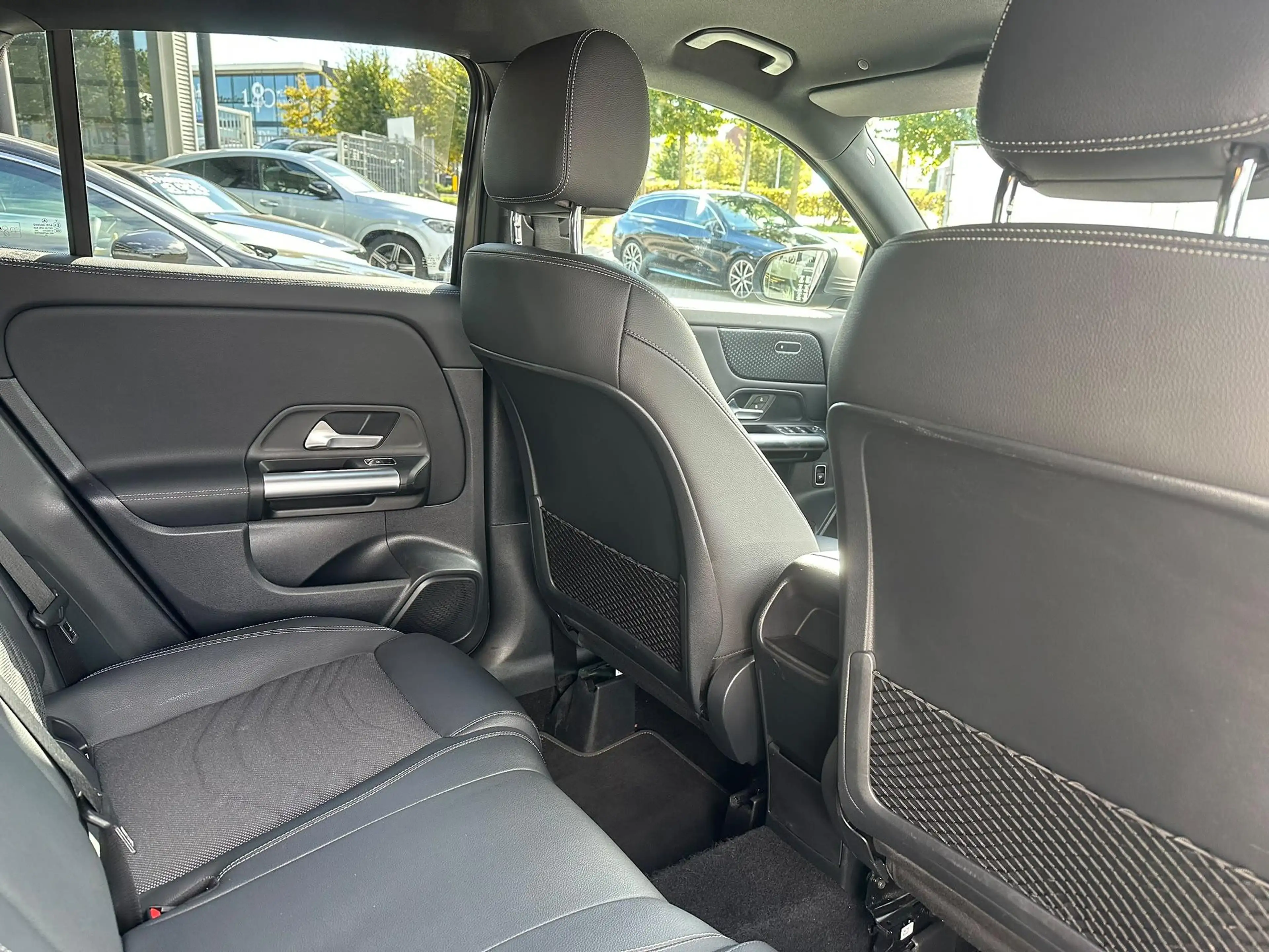Mercedes-Benz GLA 180 GLA Business Line — photo 17