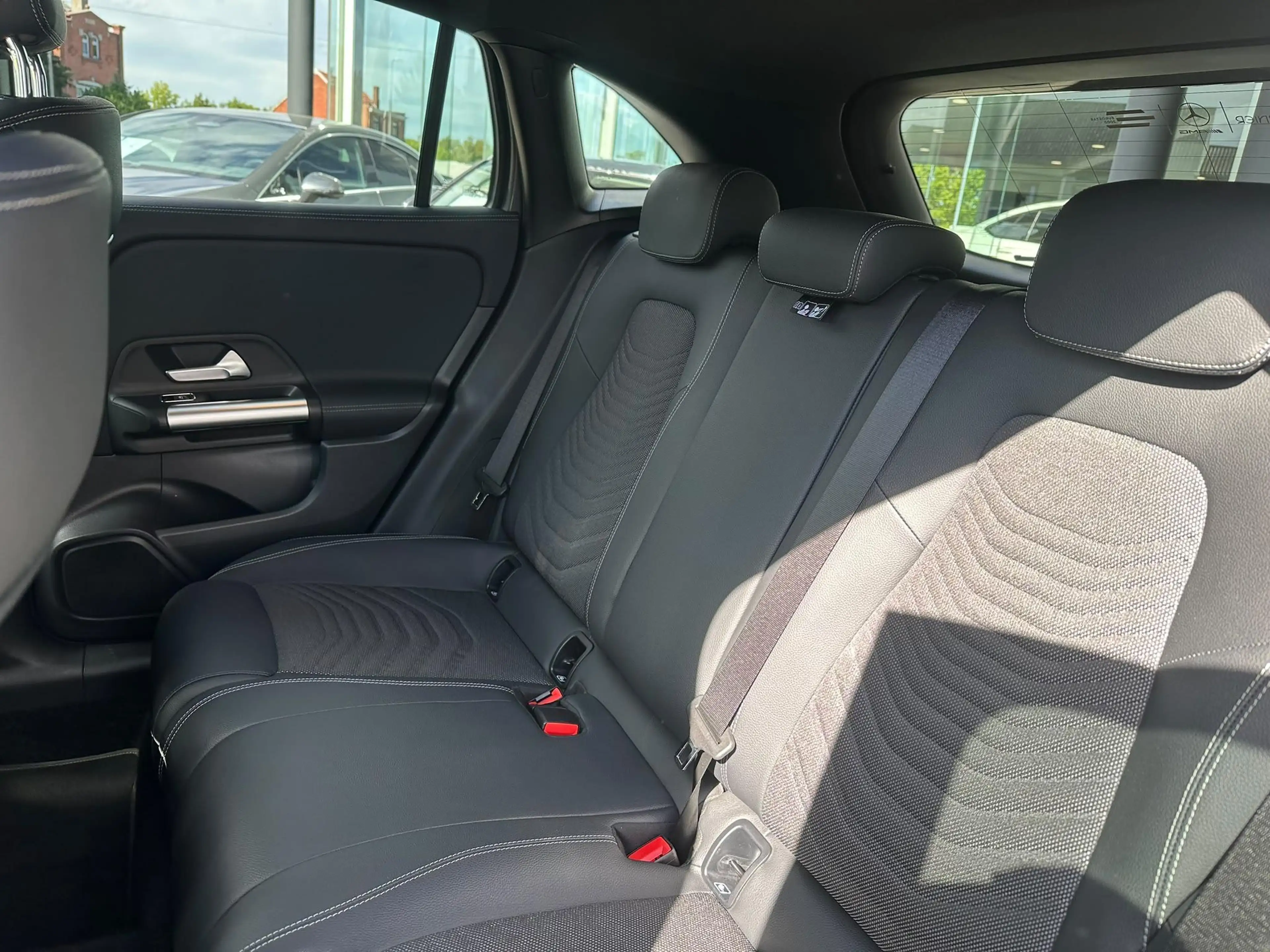 Mercedes-Benz GLA 180 GLA Business Line — photo 16