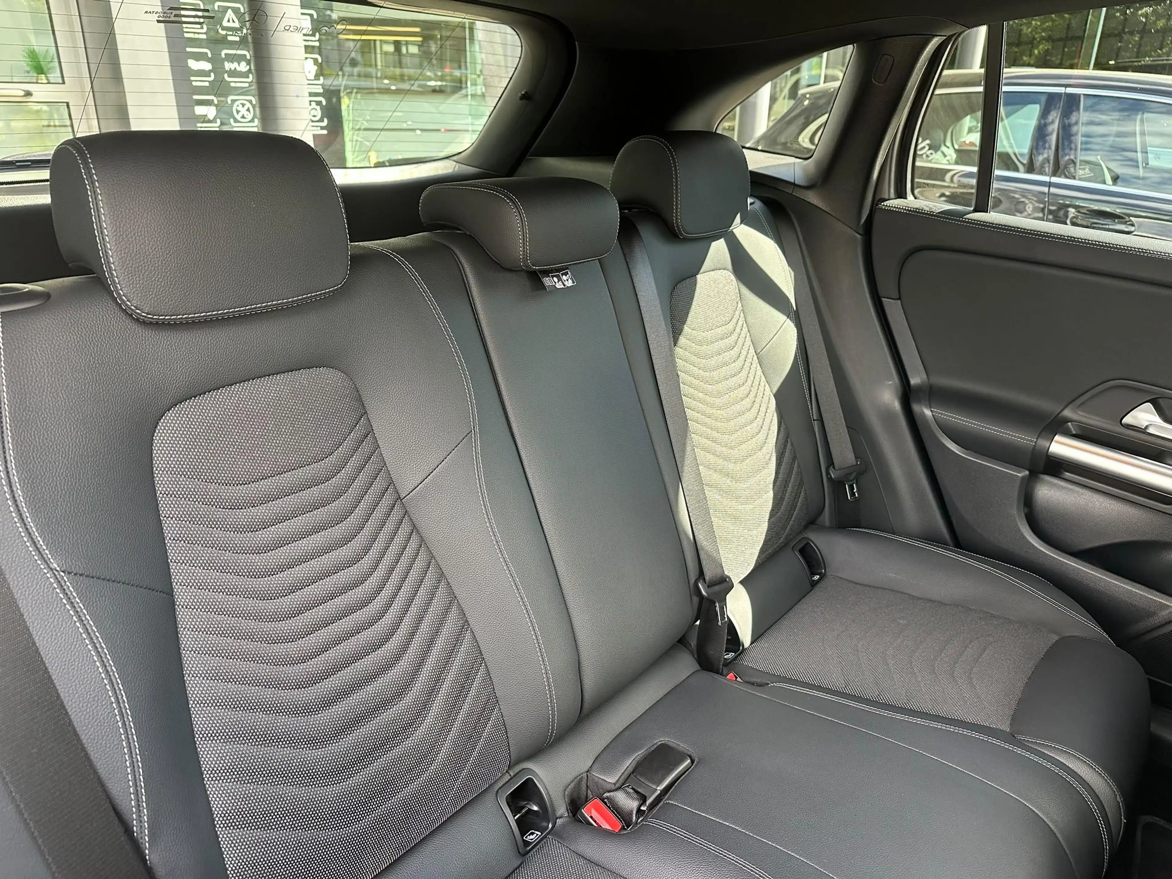 Mercedes-Benz GLA 180 GLA Business Line — photo 18