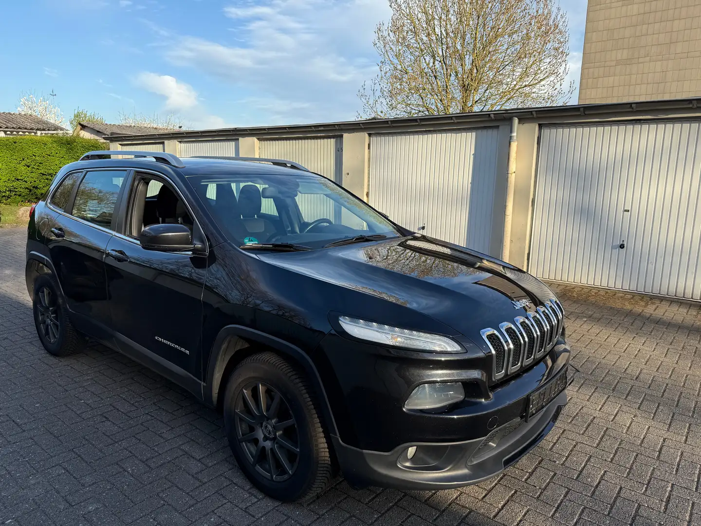 Jeep Cherokee Cherokee 2.0, ALLRAD,SCHECKHEFT,NAVI,AHK,PDCTÜV Schwarz - 2