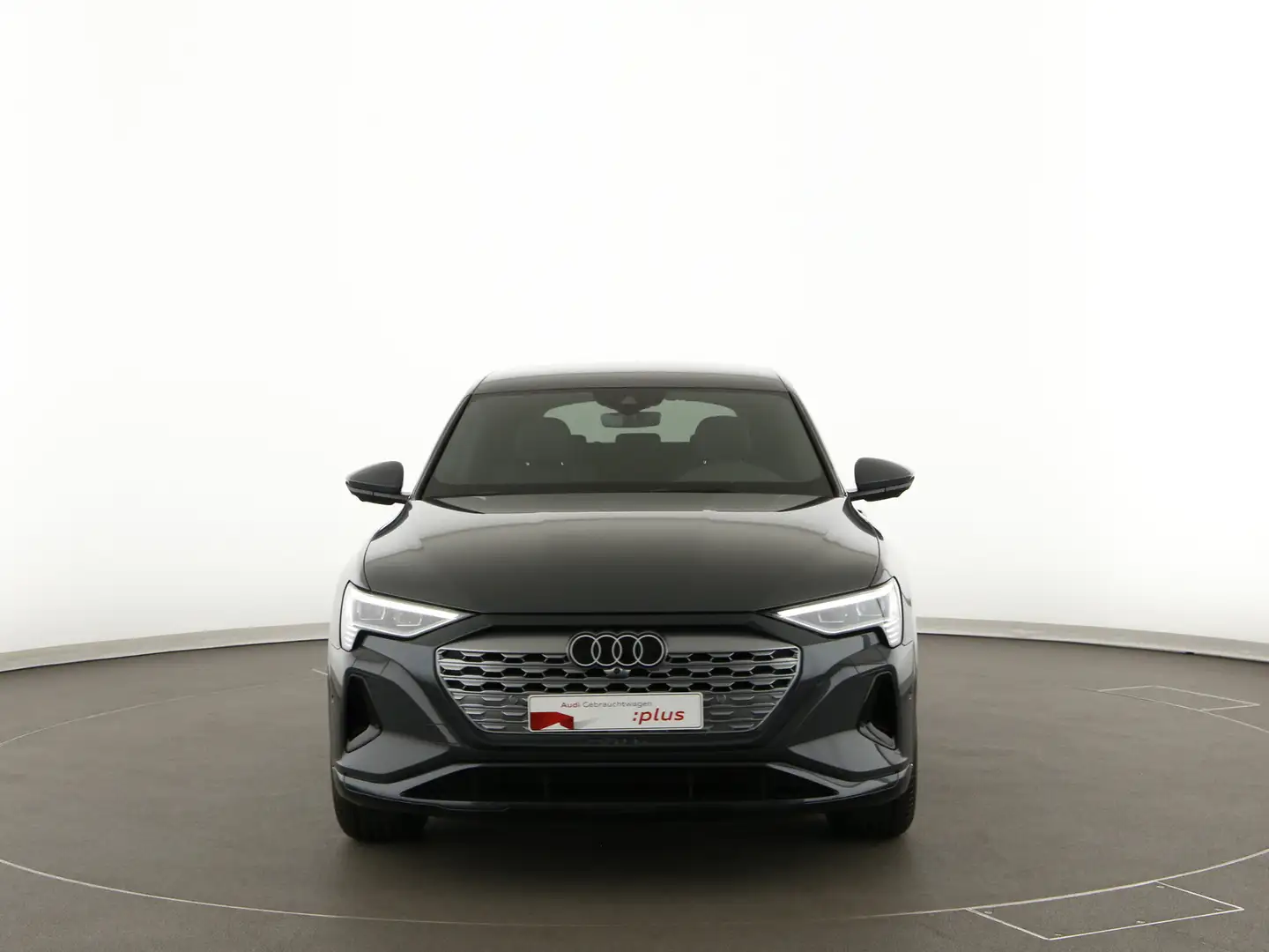 Audi Q8 e-tron 250 kW Grau - 2