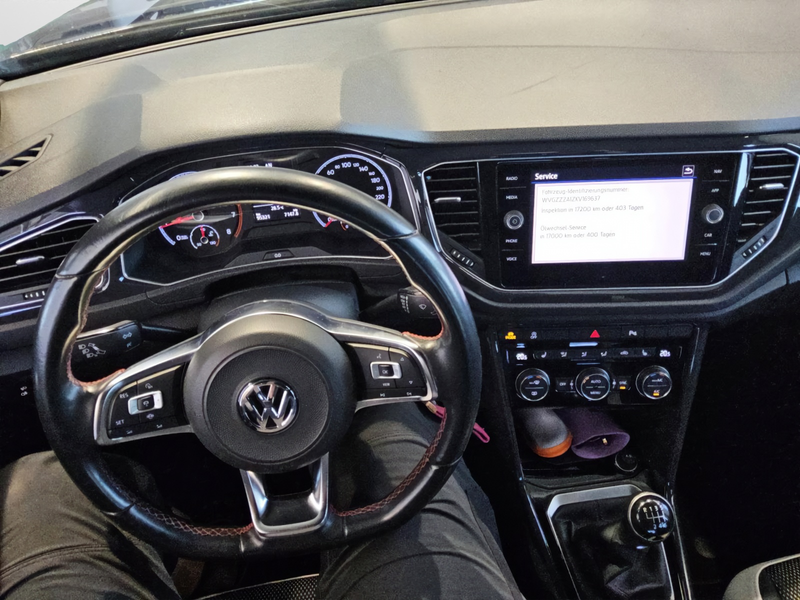 Volkswagen T-Roc 1.5 l TSI Sport — photo 5