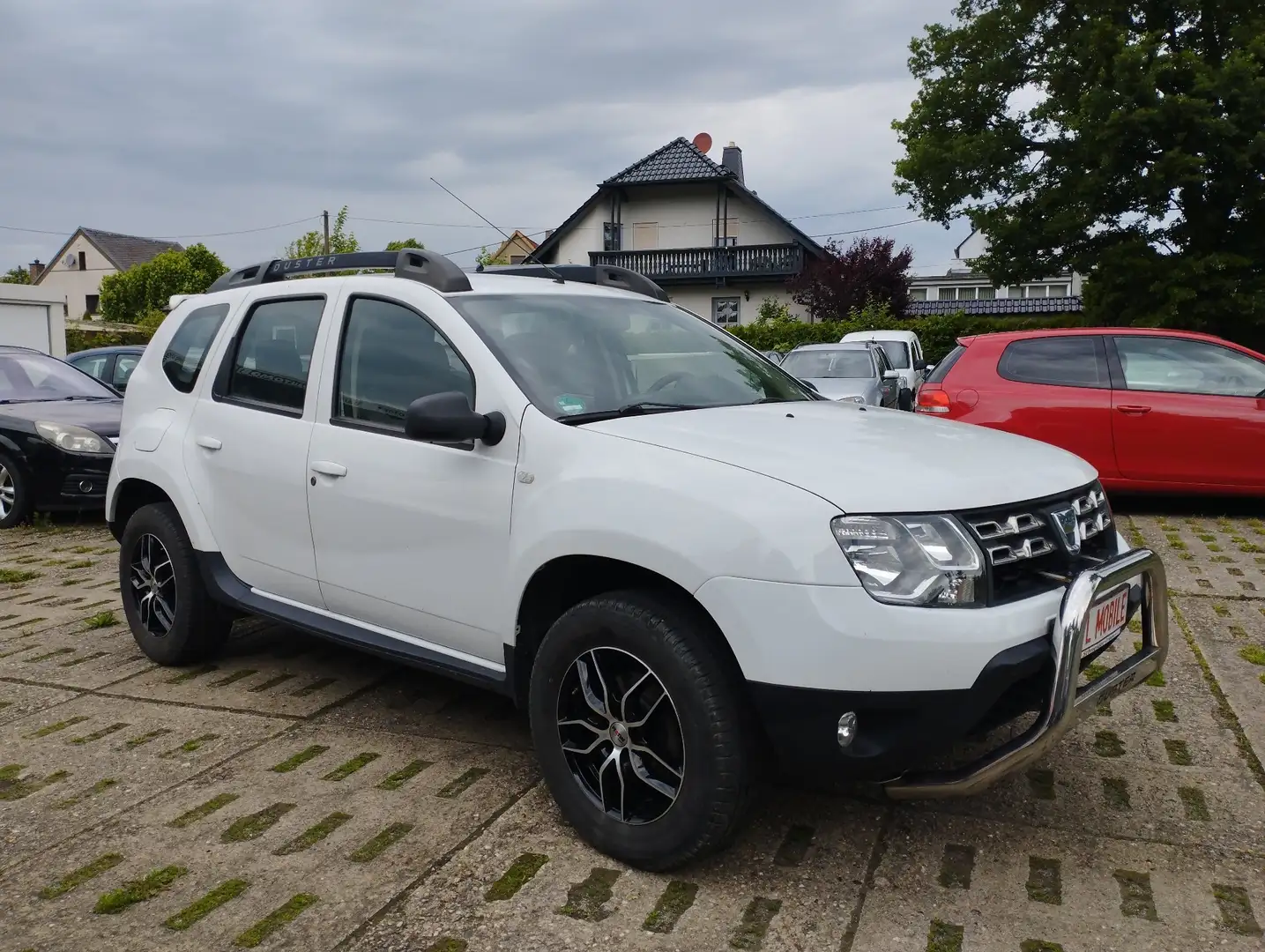 Dacia Duster Laureate 4x2* NAVI+ANHÄNGERKUPPLUNG+ALUFELGEN! Fehér - 1