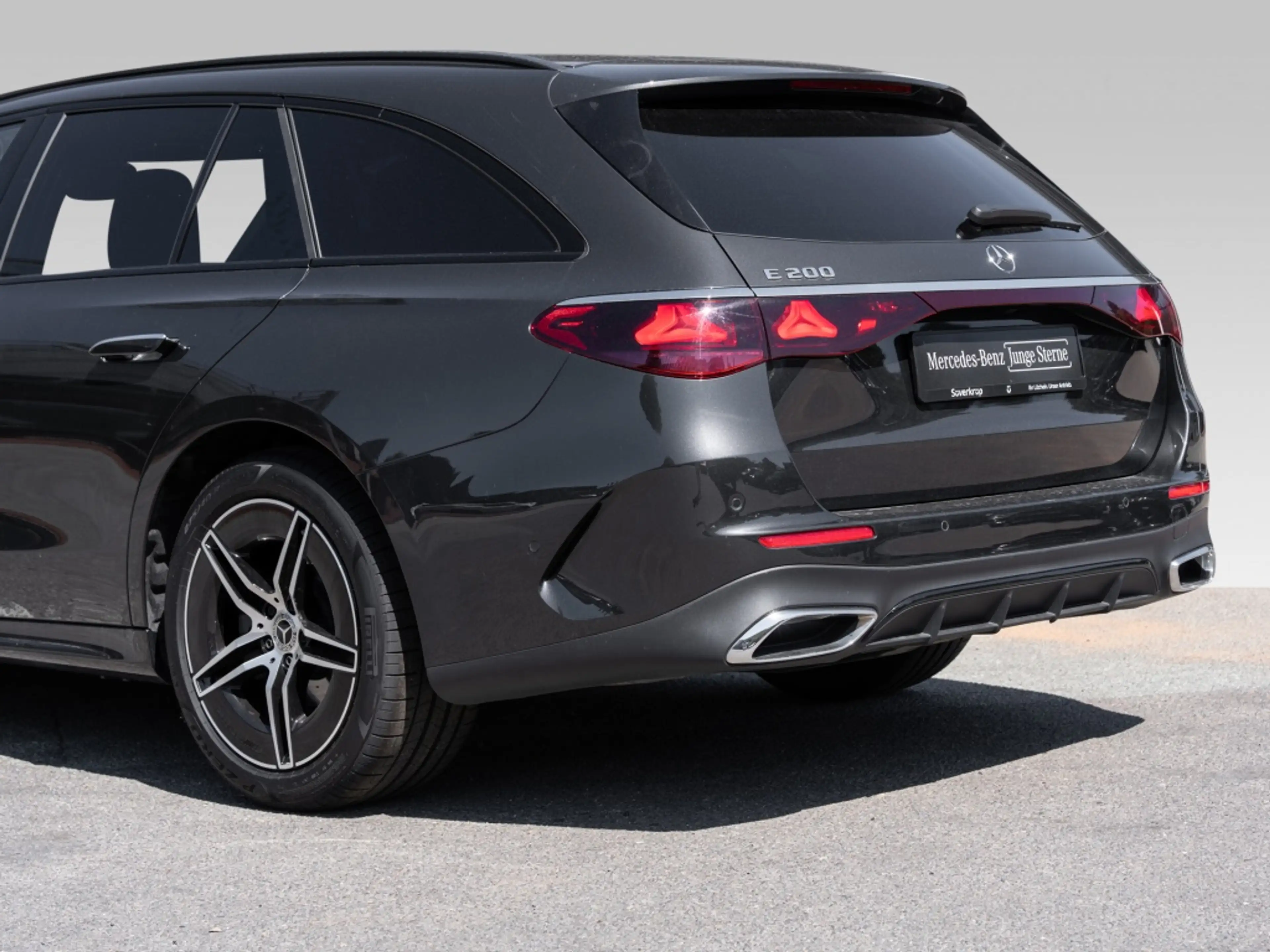 Mercedes-Benz E 200 T , AMG NIGHT AHK DISTR KAMERA PANO SPUR — photo 6