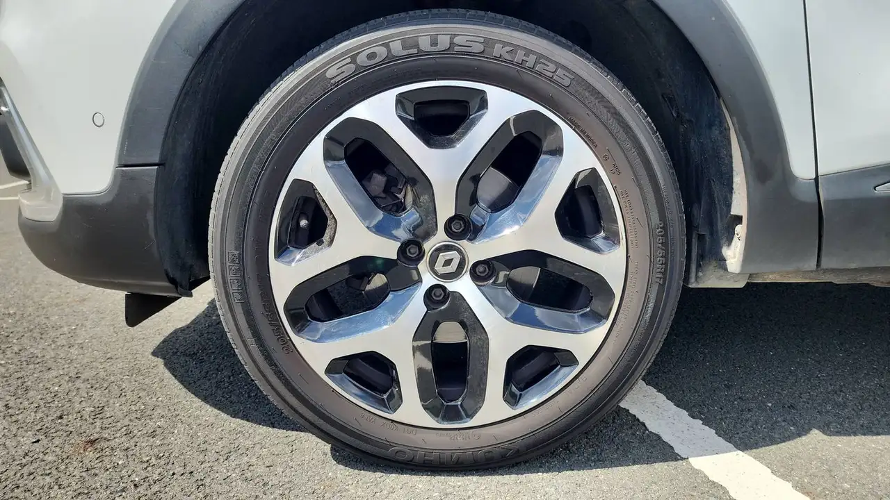 Renault Captur — photo 18