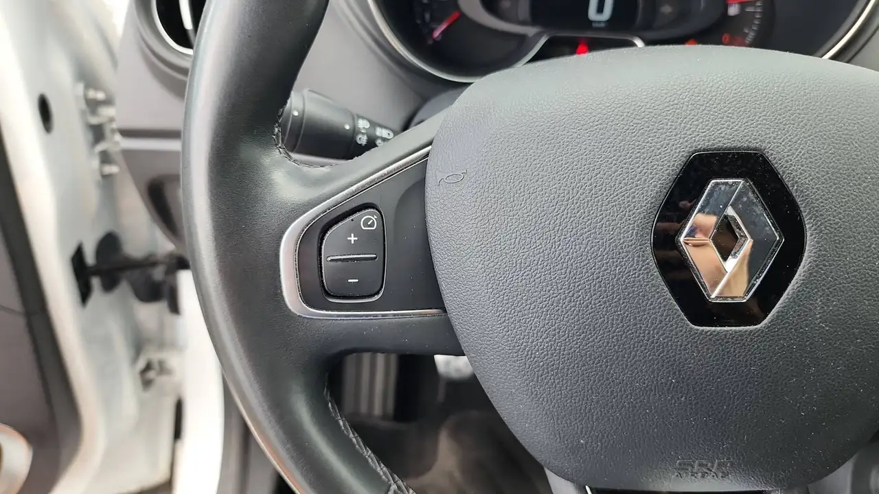 Renault Captur — photo 27