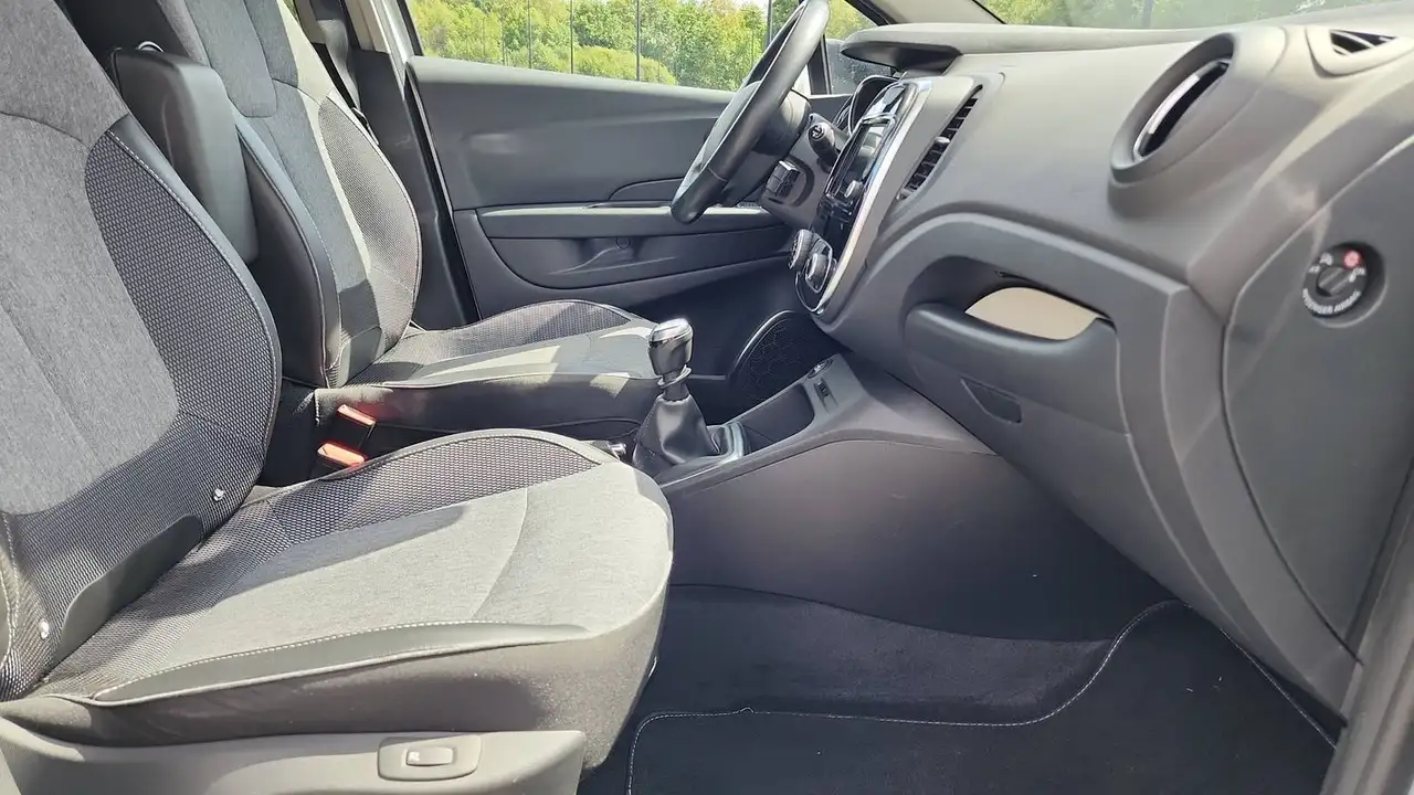 Renault Captur — photo 26