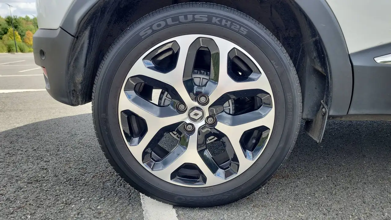 Renault Captur — photo 16
