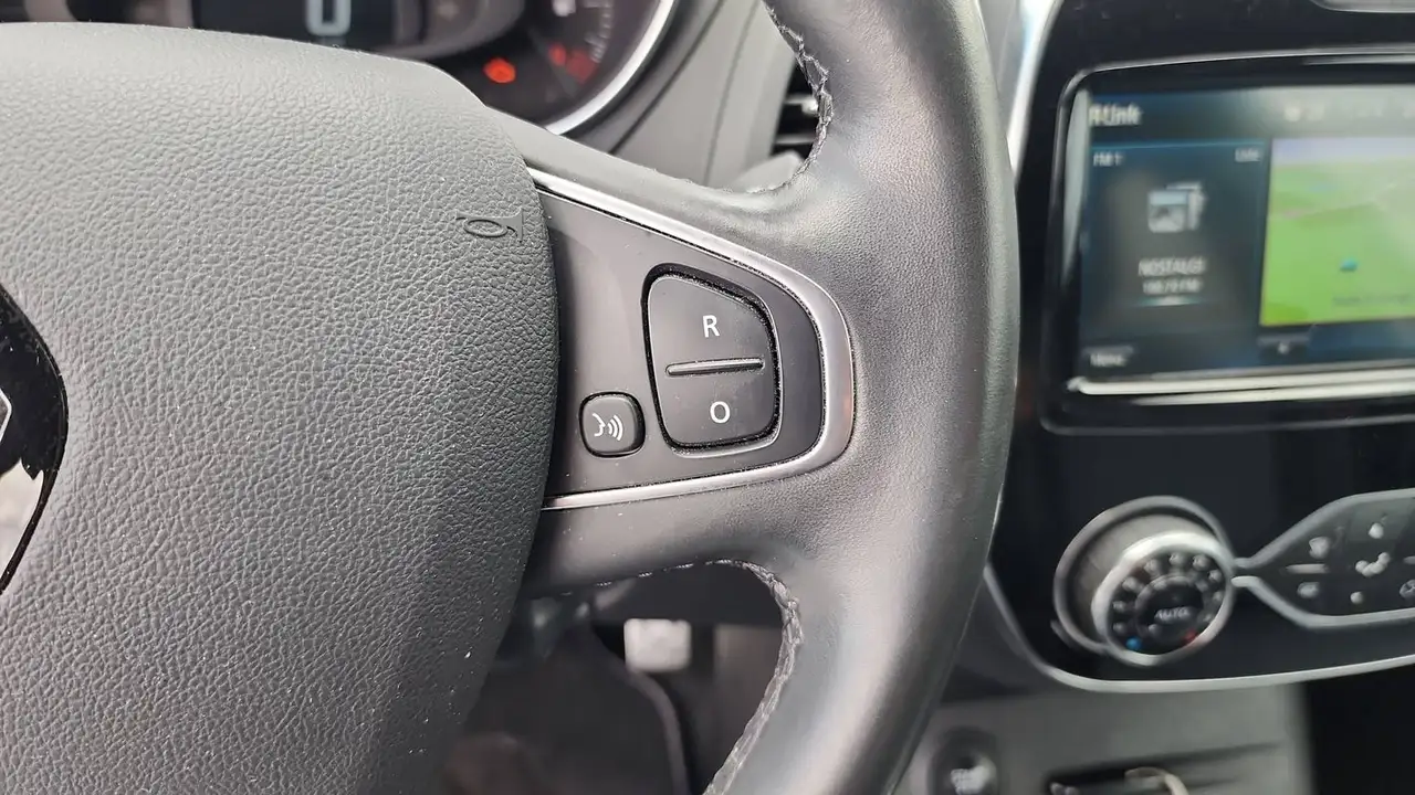 Renault Captur — photo 28