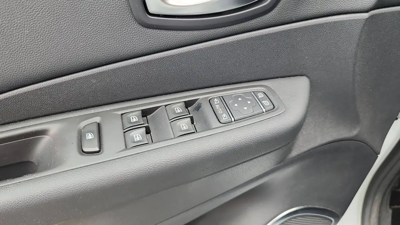 Renault Captur — photo 23