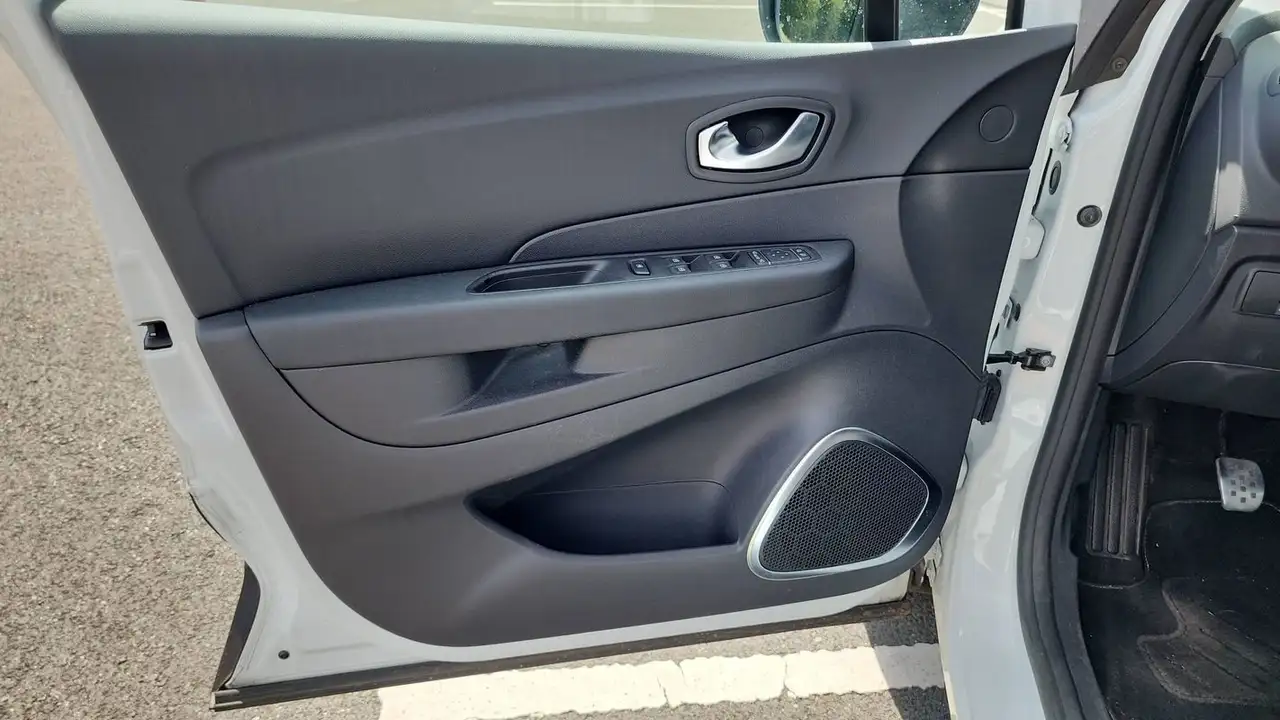 Renault Captur — photo 7