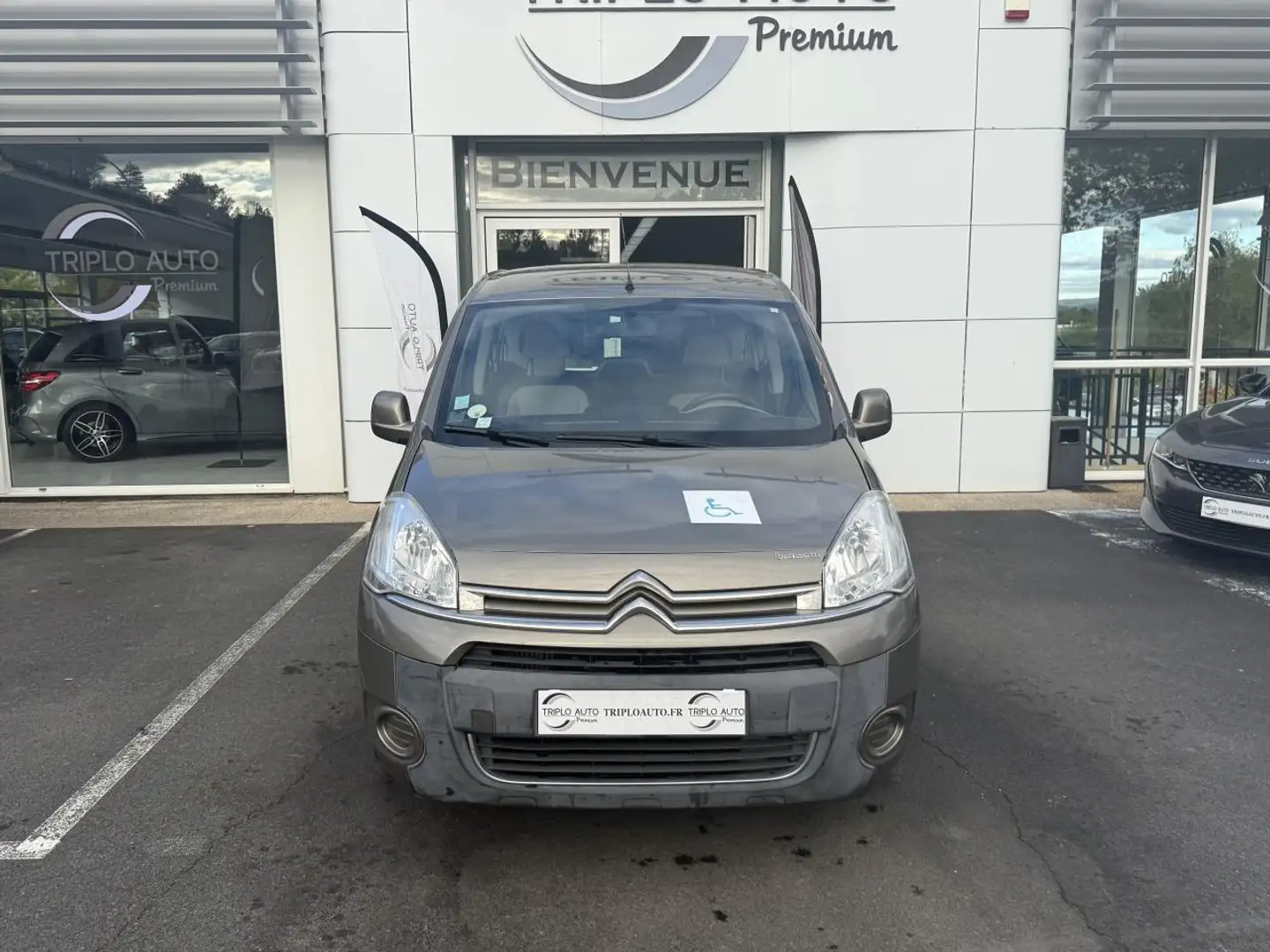 Citroen Berlingo Berlingo PMR 1.6 HDi FAP - 90 COMBI Confort TVA RECUPERABLE + CLIM Brun - 2