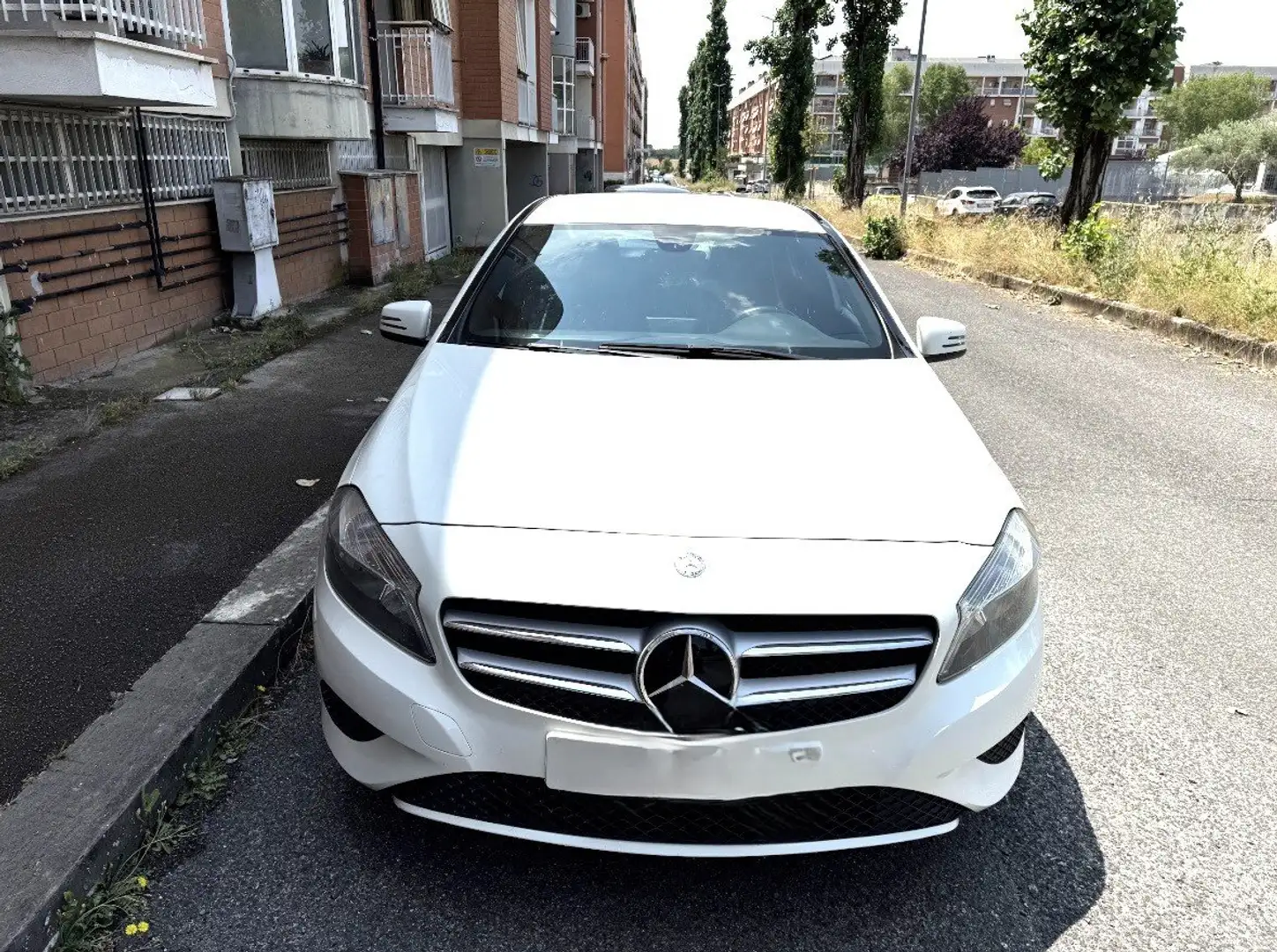 Mercedes-Benz 180 CLASSE V Blanc - 2