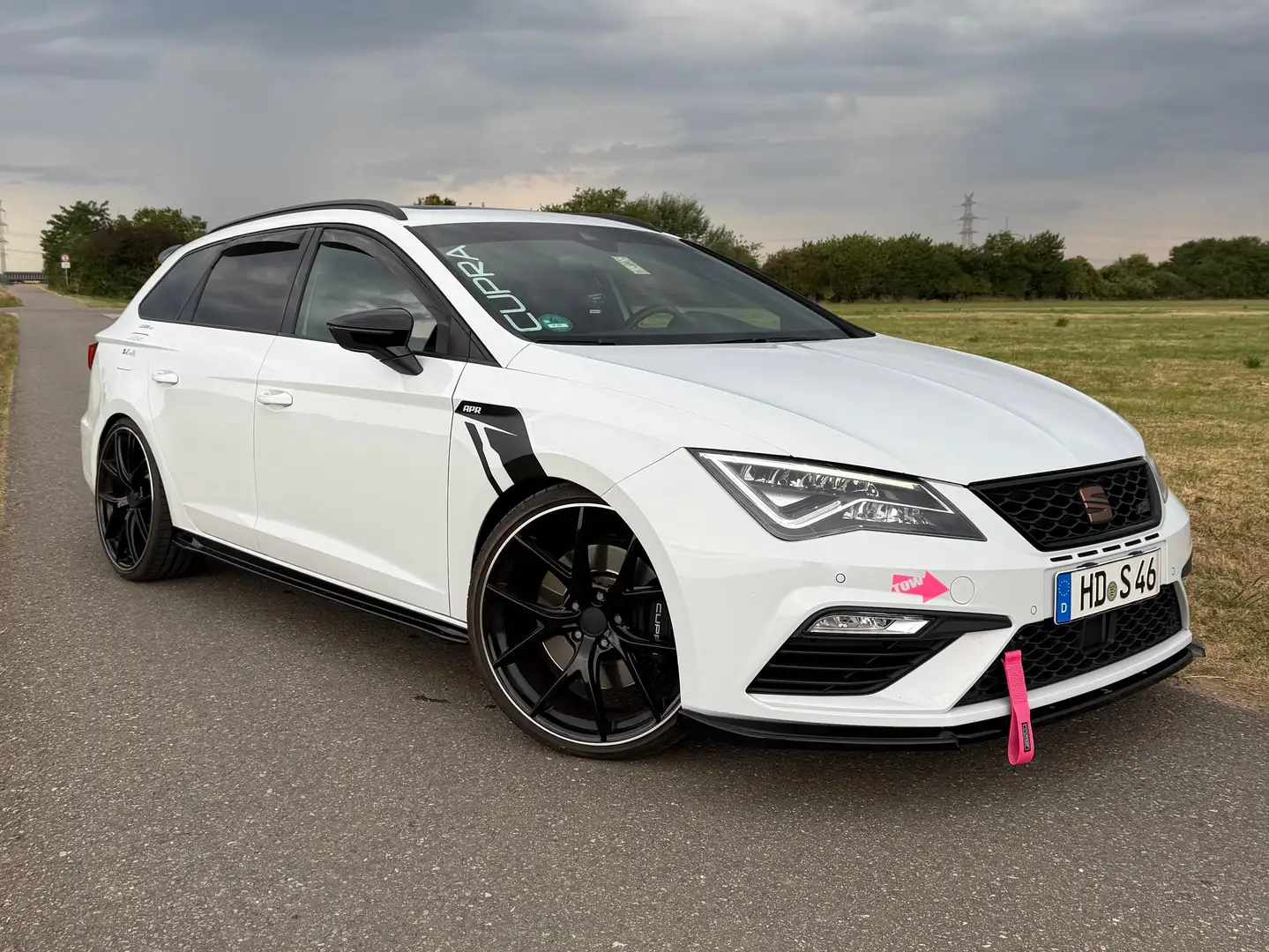 SEAT Leon ST 2.0 TSI 4Drive OPF DSG Cupra APR Weiß - 2