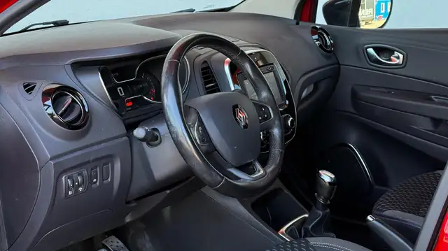 Renault Captur view 3