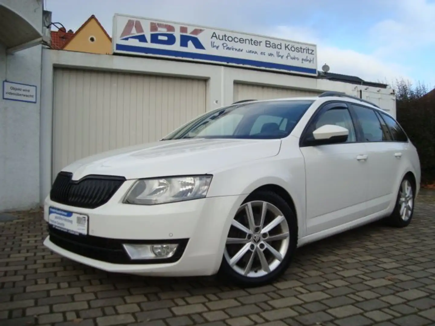 Skoda Octavia Octavia III Combi 1.8 TSI DSG/Leder/SH/PDC/Navi Weiß - 1