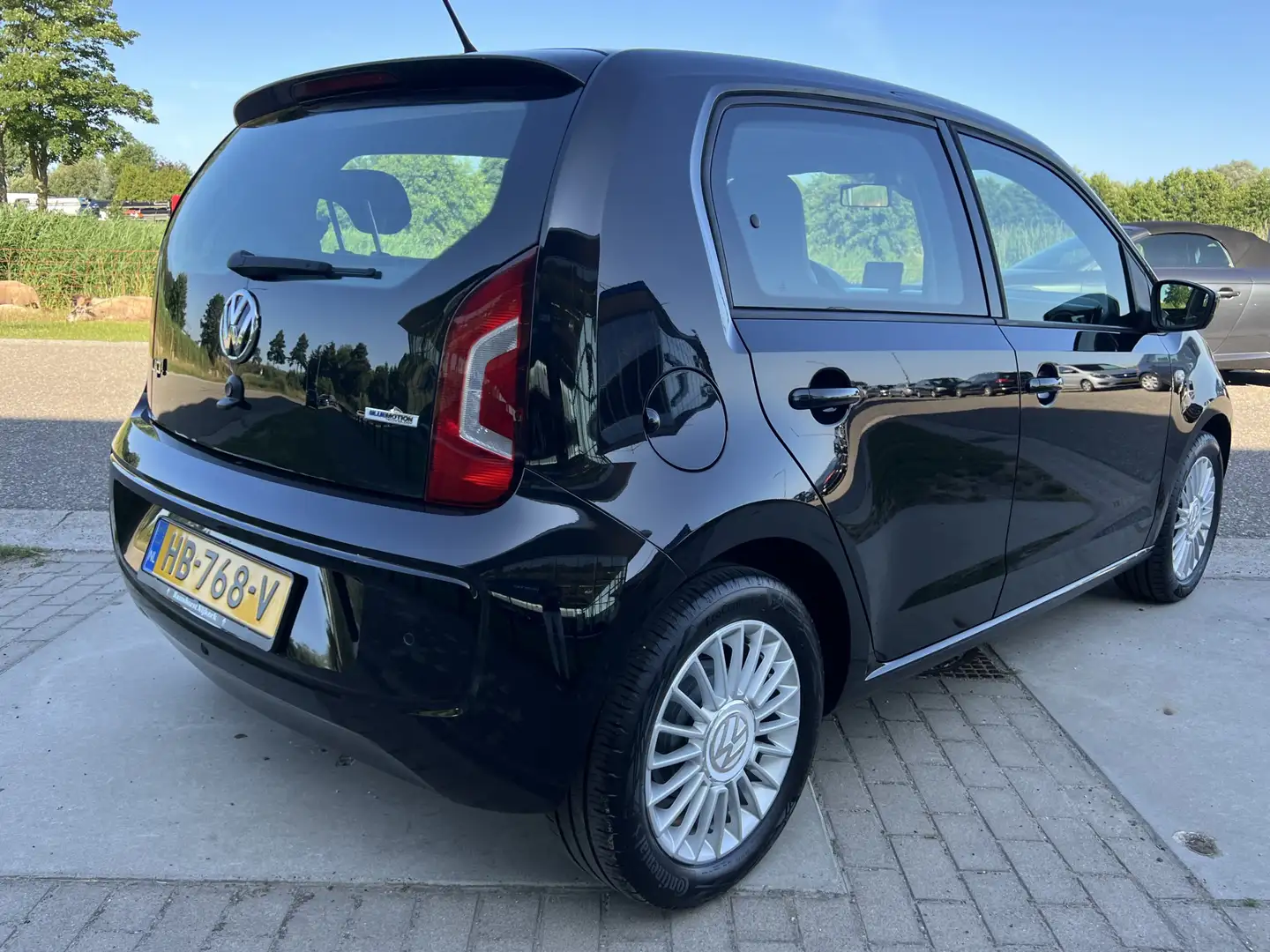 Volkswagen up! 1.0 high up! Velgen / Cruise / Airco / Parkeersens Black - 2
