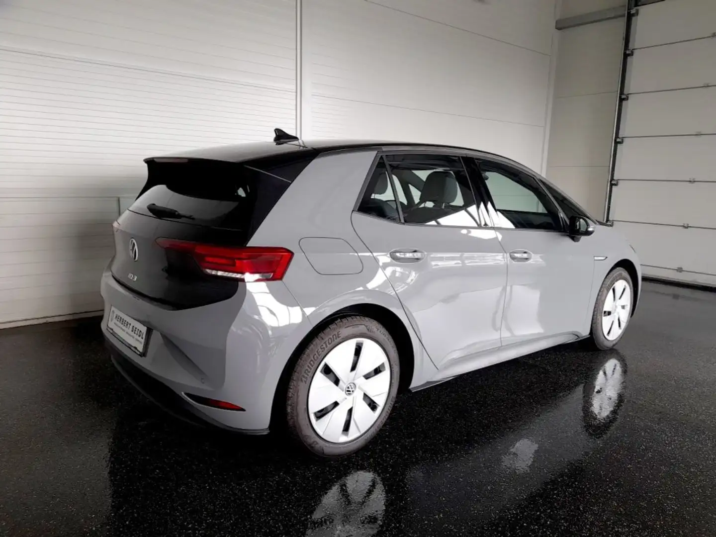 Volkswagen ID.3 3 PRO 58 kWh *LED / NAVI / CCS-LADEDOSE / PDC VO & HI / VERKEHRSZEICHEN & SPURHALTEASSIST* Grau - 2