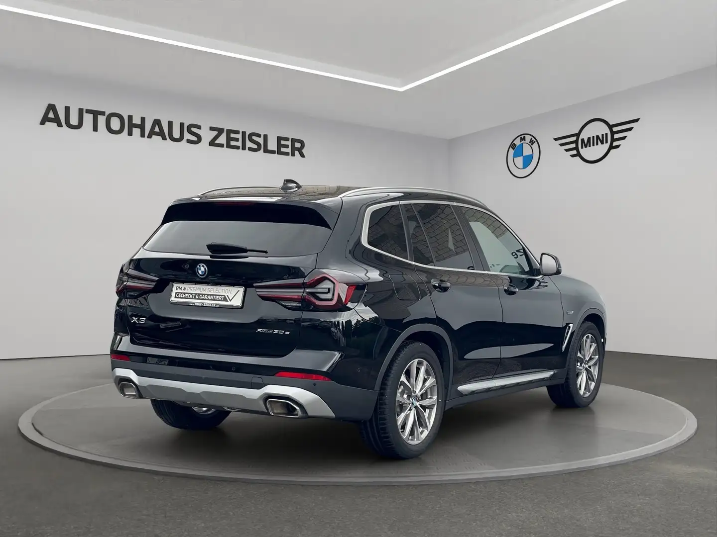 BMW X3 xDrive30e AHK 19´LM-Räder Parkassistent DAB Hifi Schwarz - 2