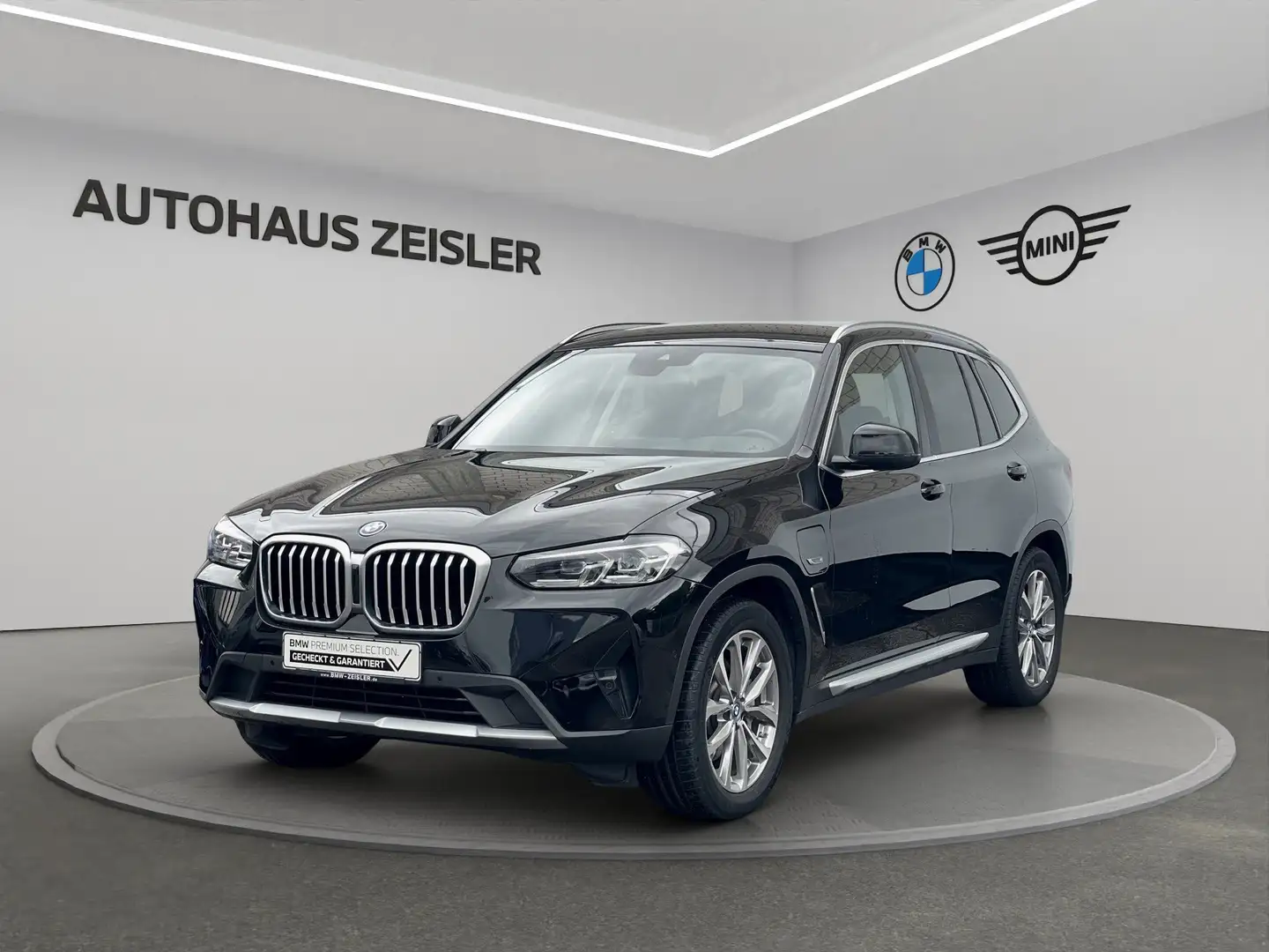 BMW X3 xDrive30e AHK 19´LM-Räder Parkassistent DAB Hifi Schwarz - 1