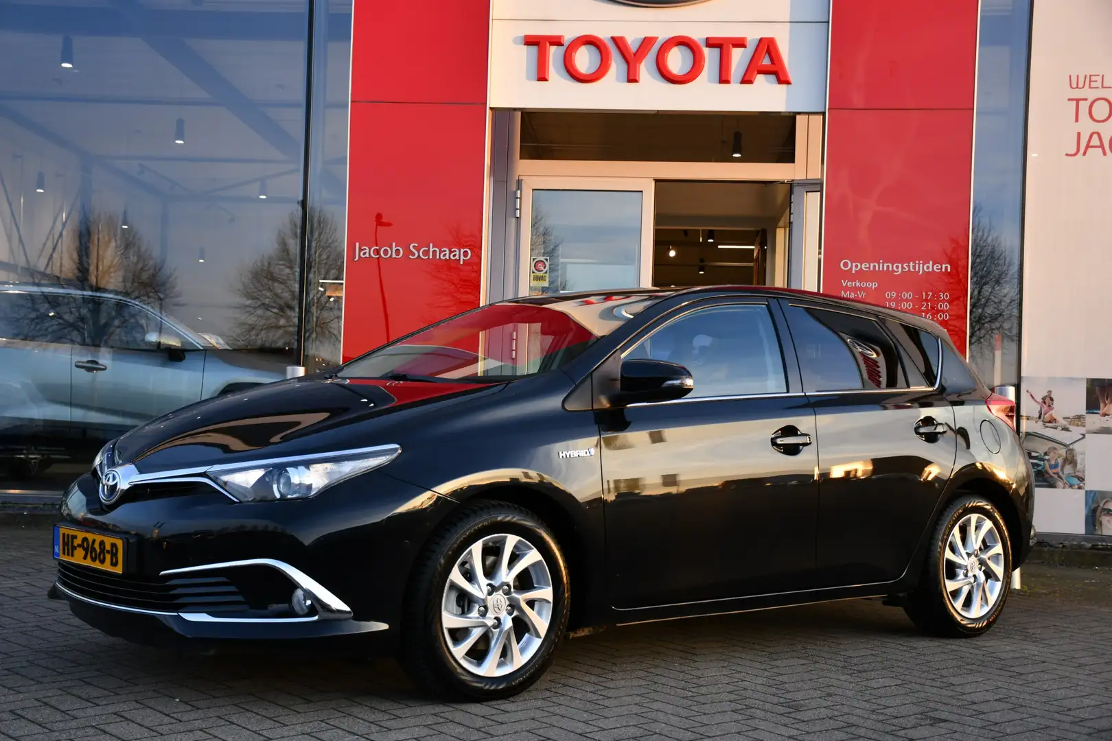 Toyota Auris 1.8 Hybrid Executive Automaat 136pk | Navigatie | Noir - 1