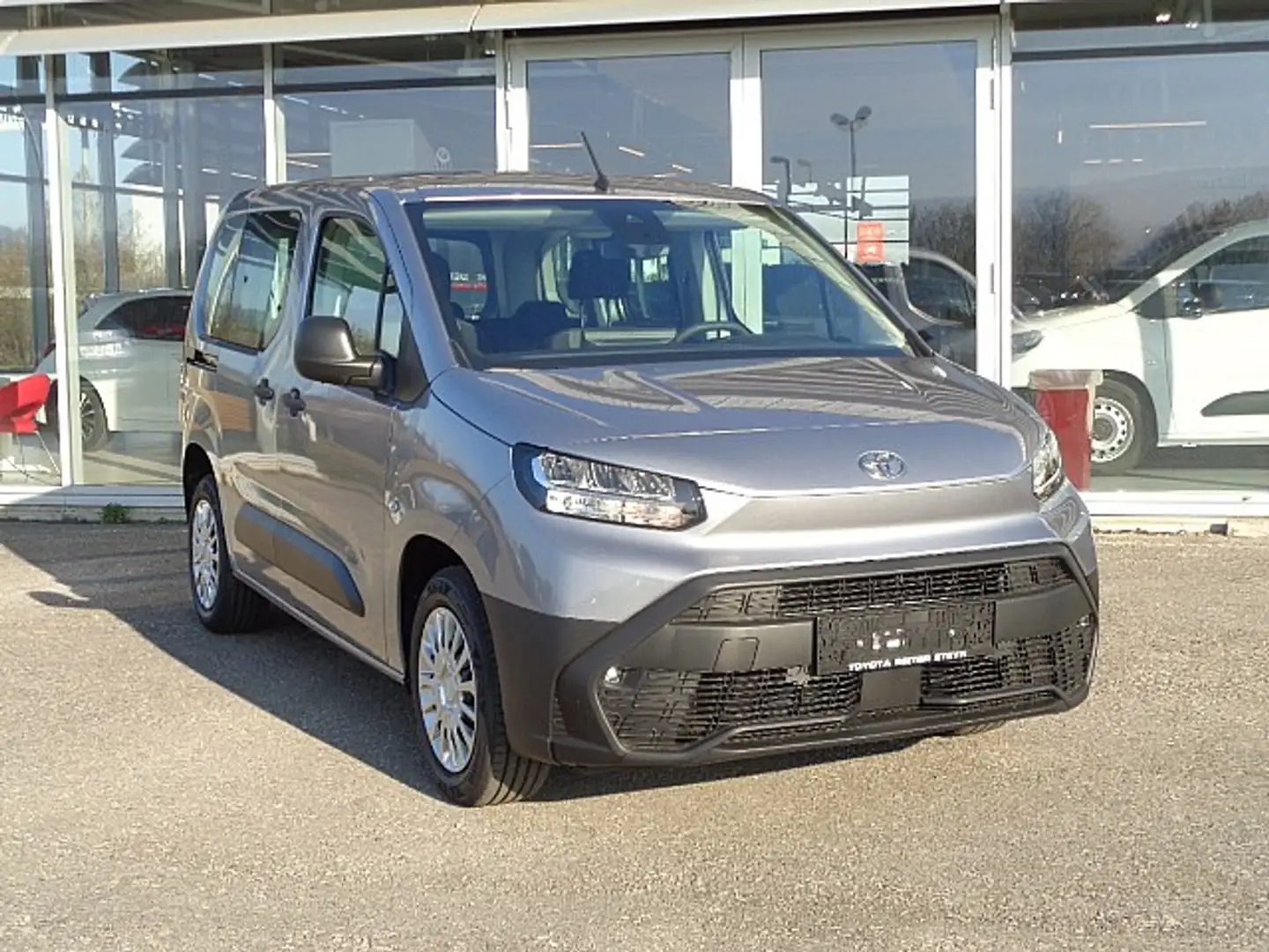 Toyota Proace City Verso L1 1,2 110 Shuttle Silber - 2