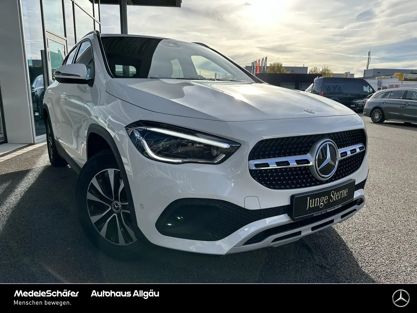 Mercedes-Benz GLA 250 GLA 250 Style AHK Kam MLed ElHeck LenkHz MBUX LED Weiß - 2