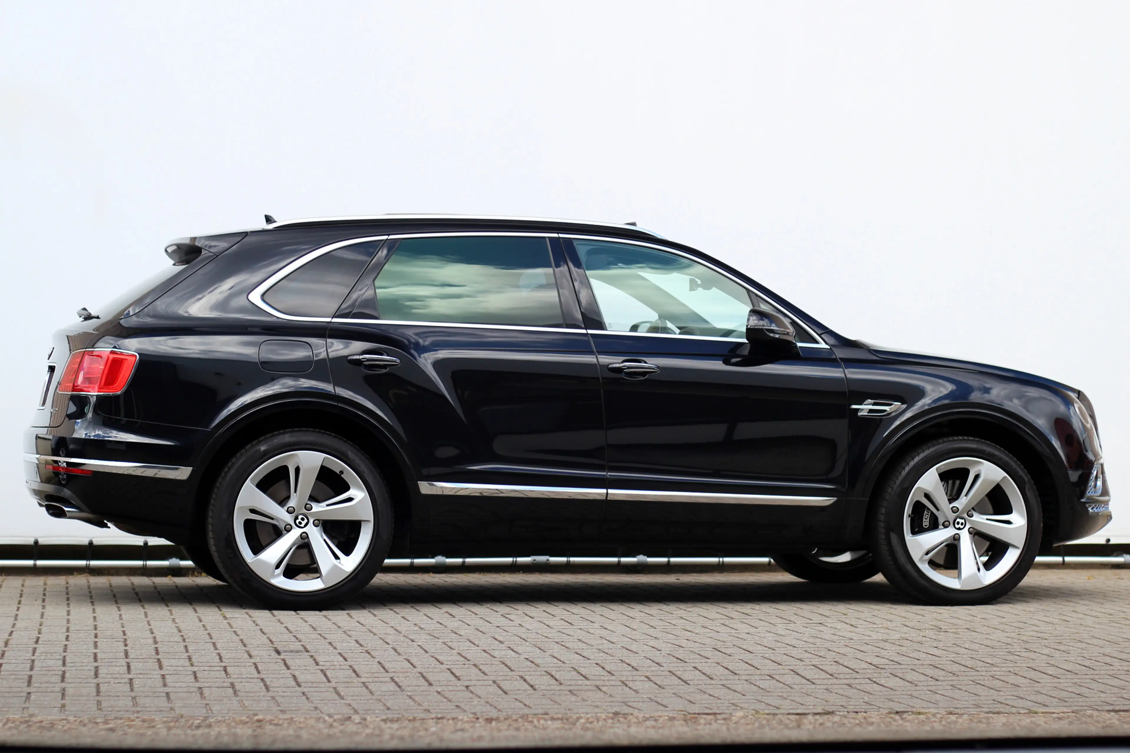 Bentley Bentayga 6.0 W12 7p. | Touring | City | Pano | Head-up | AC — photo 3