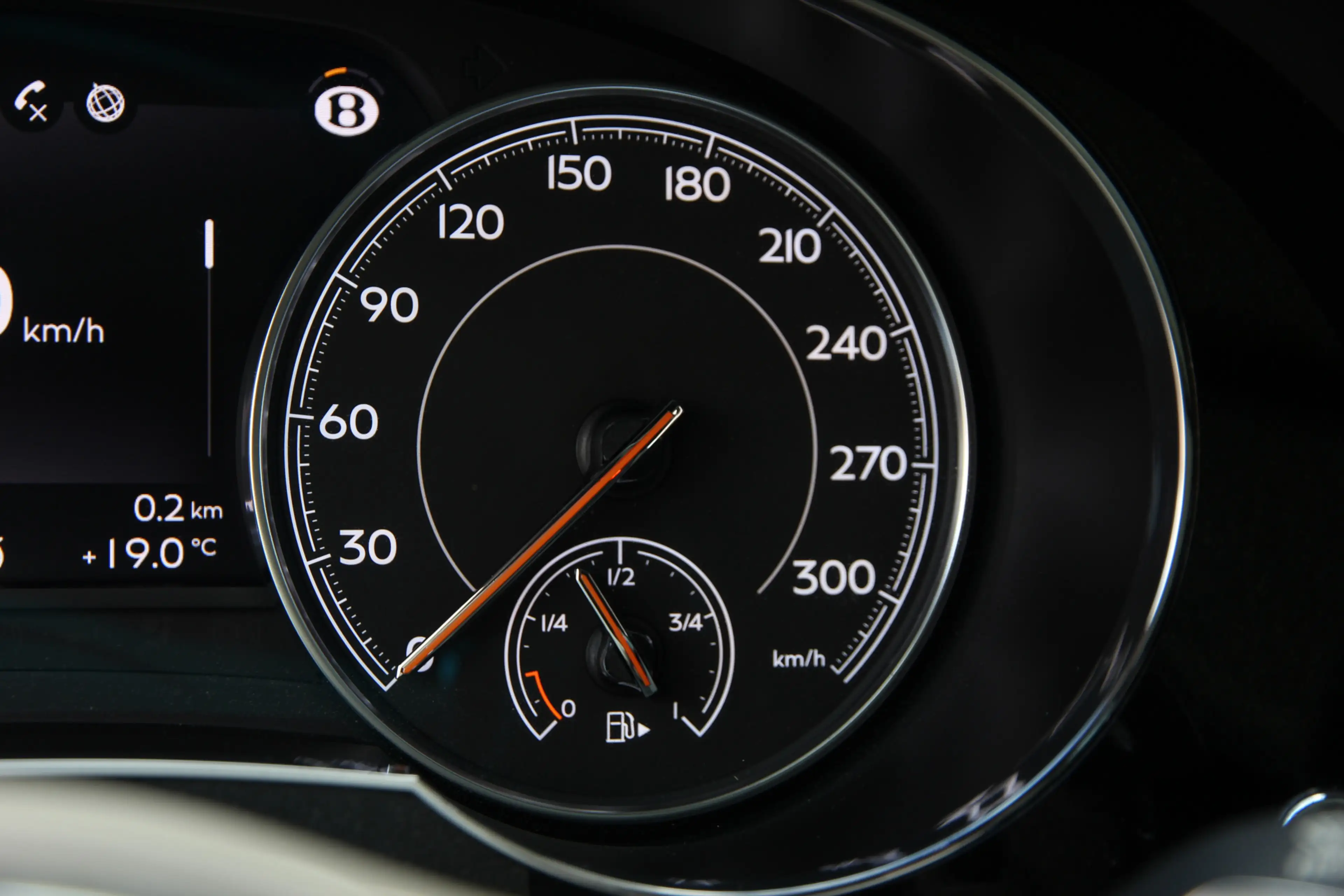 Bentley Bentayga 6.0 W12 7p. | Touring | City | Pano | Head-up | AC — photo 39