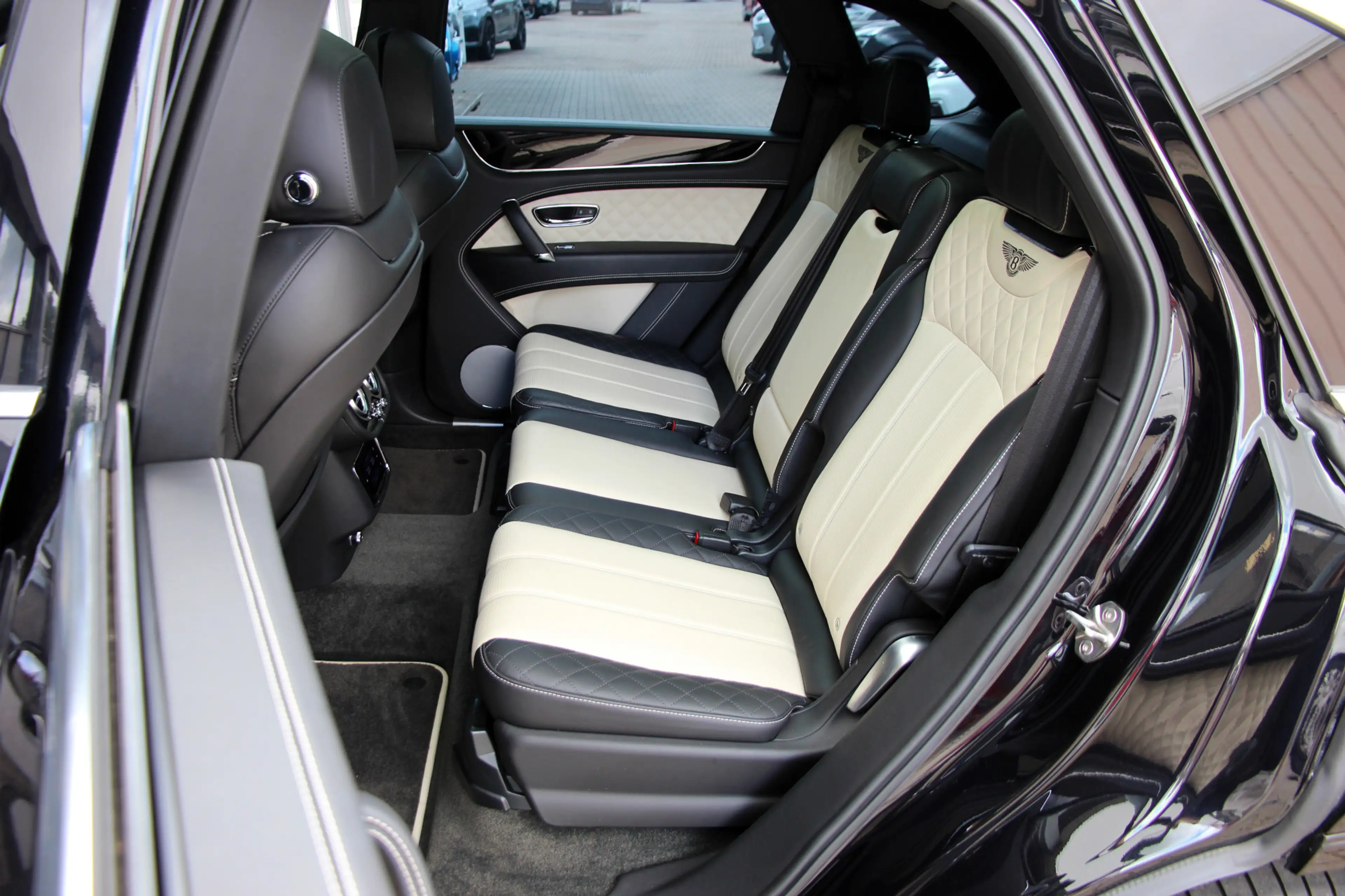 Bentley Bentayga 6.0 W12 7p. | Touring | City | Pano | Head-up | AC — photo 19