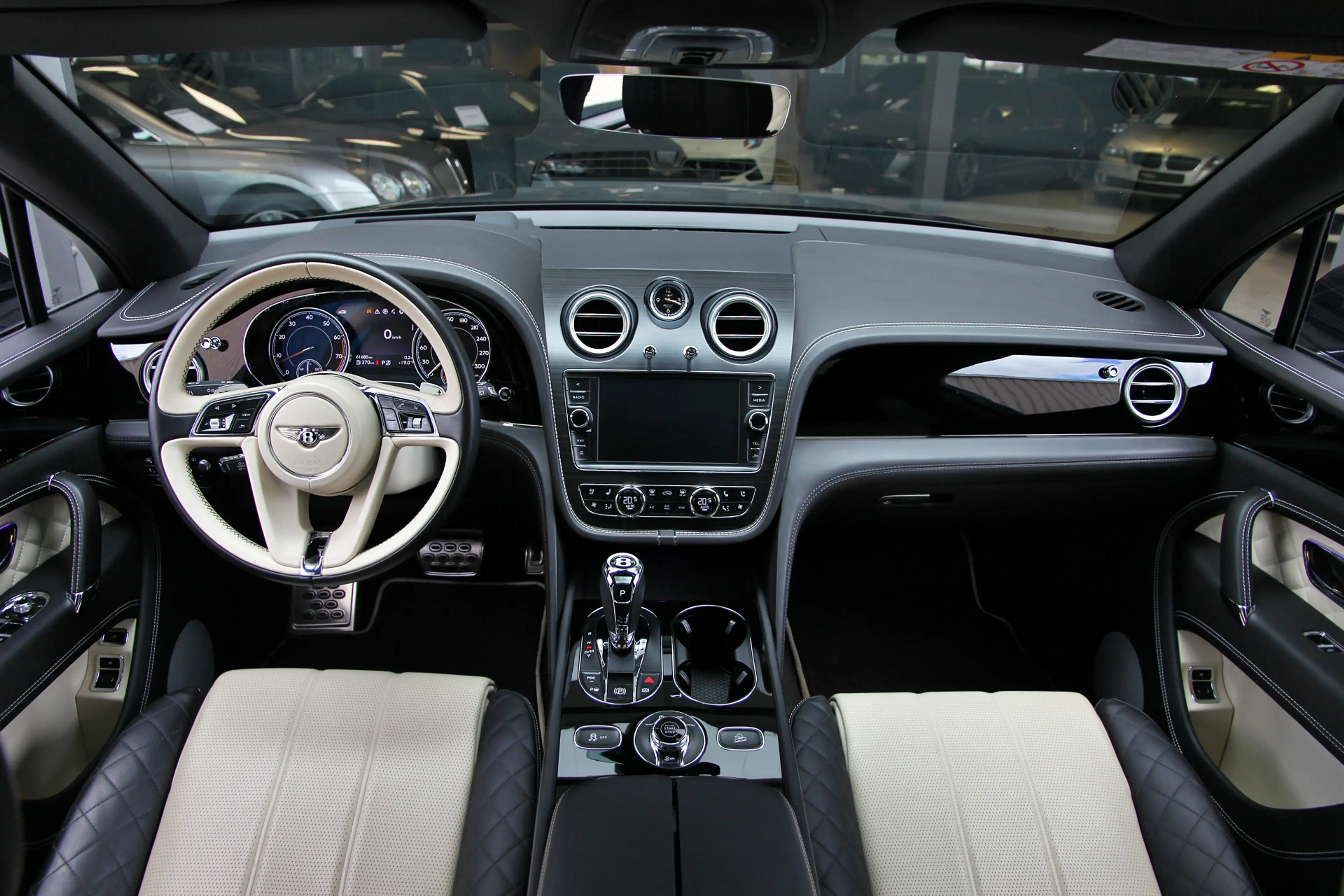 Bentley Bentayga 6.0 W12 7p. | Touring | City | Pano | Head-up | AC — photo 14