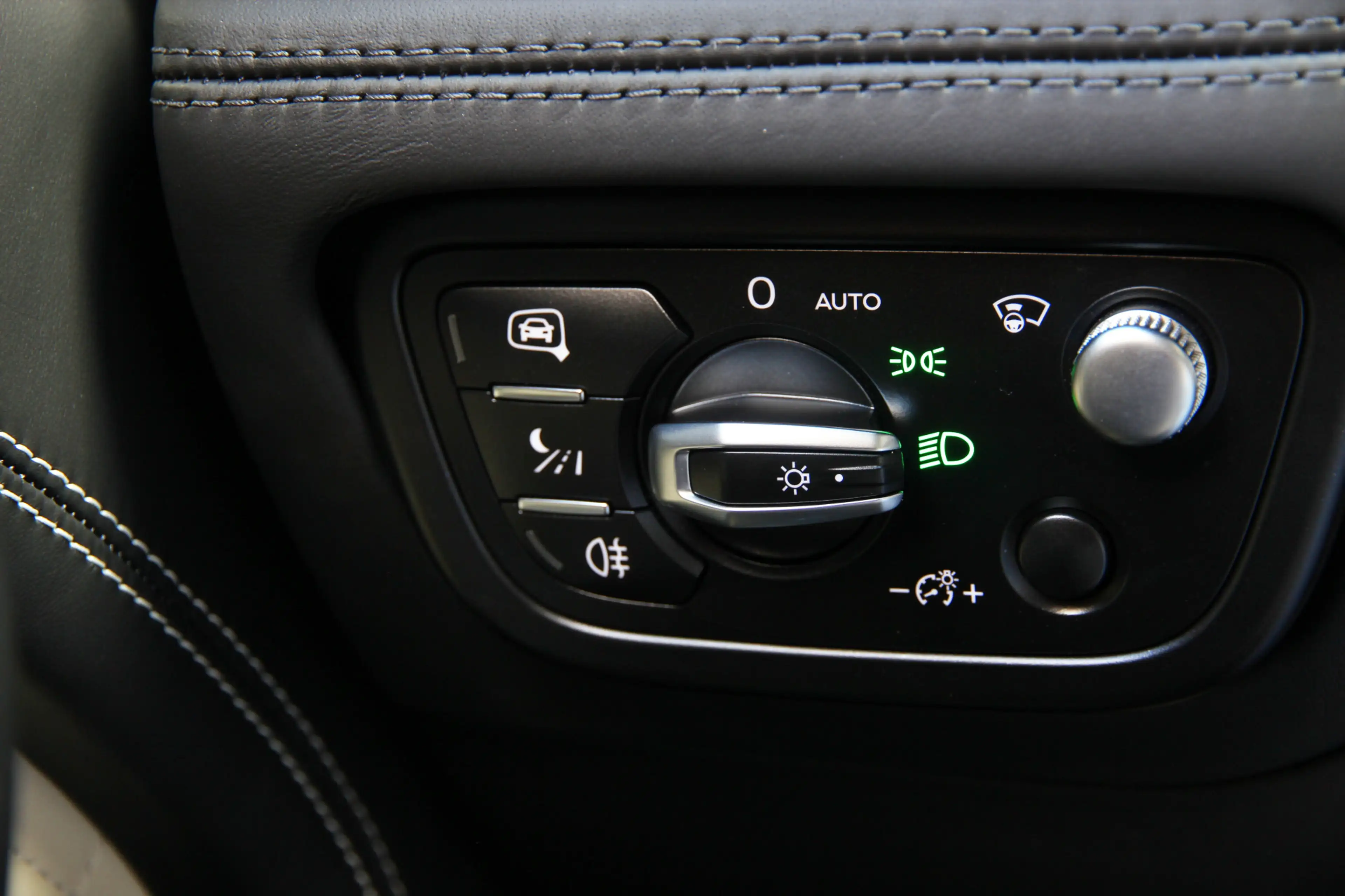 Bentley Bentayga 6.0 W12 7p. | Touring | City | Pano | Head-up | AC — photo 34