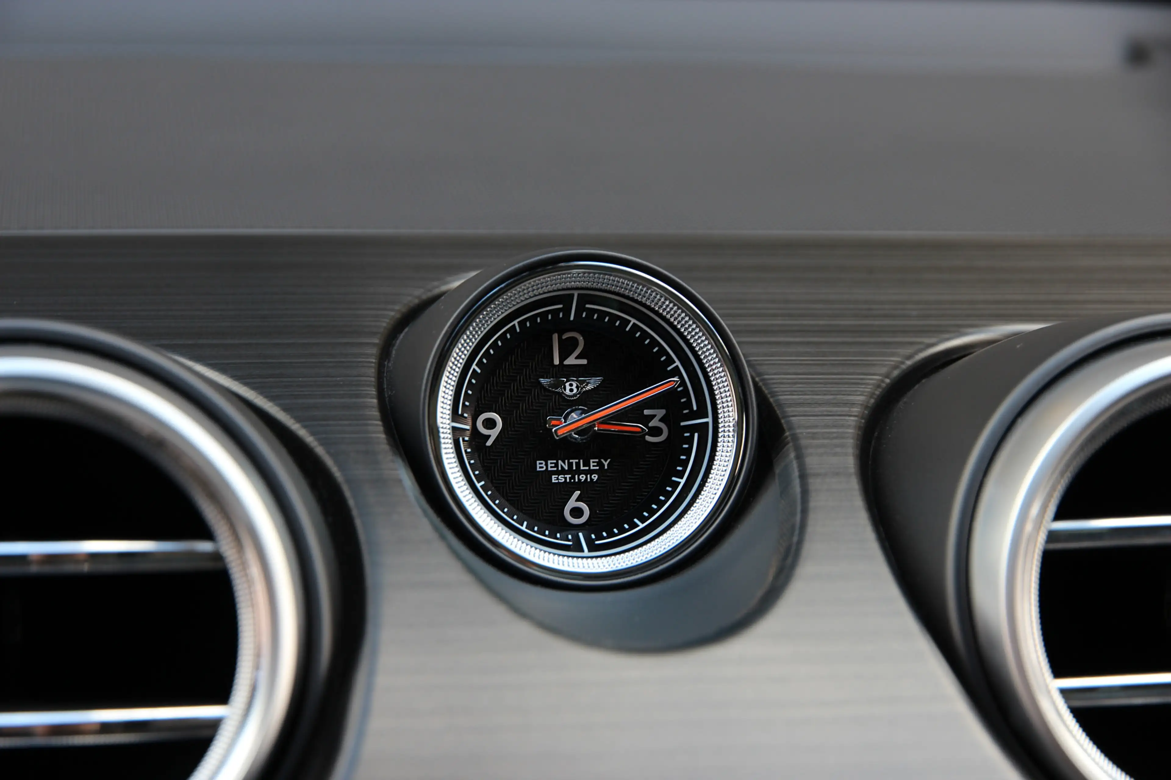 Bentley Bentayga 6.0 W12 7p. | Touring | City | Pano | Head-up | AC — photo 27