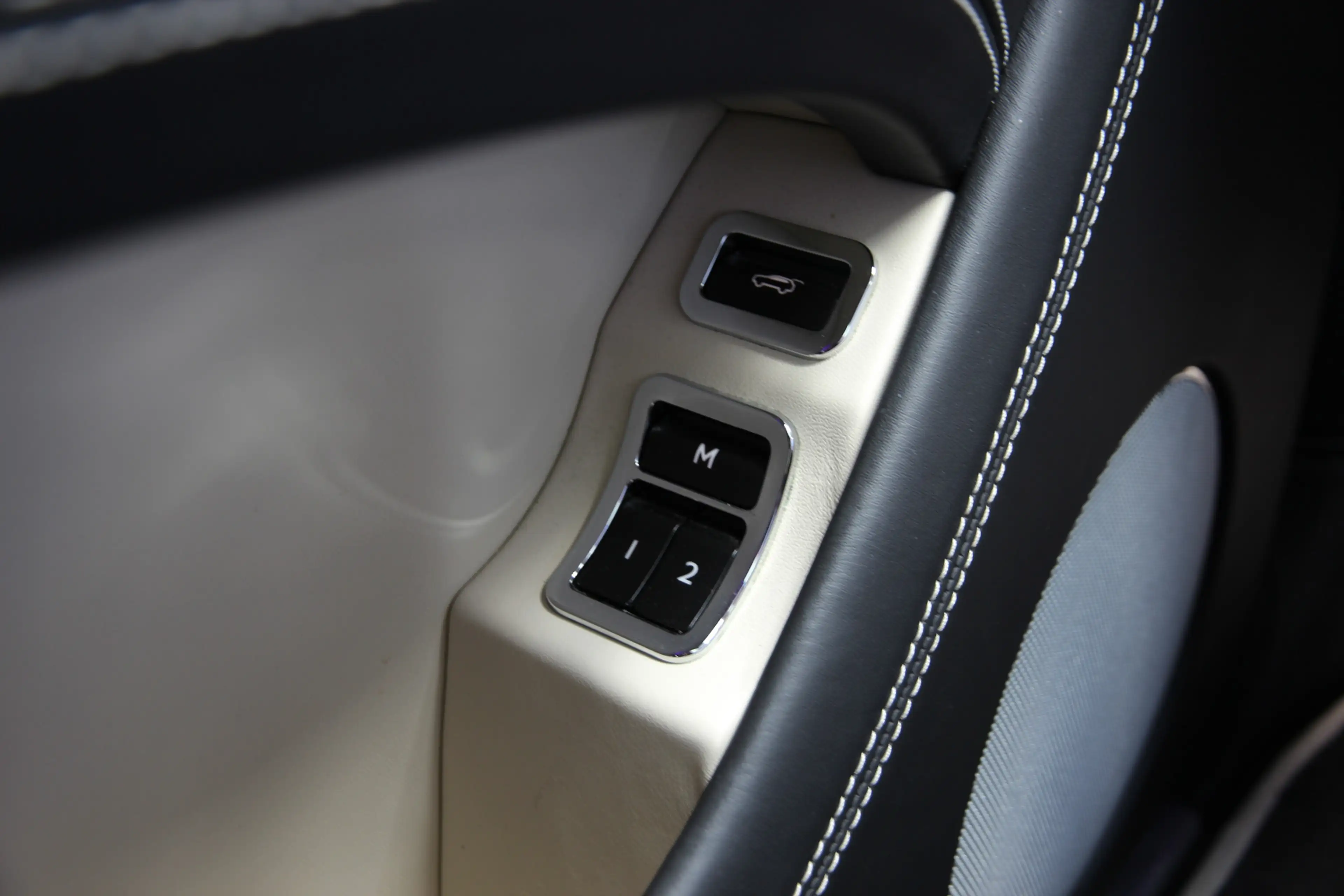 Bentley Bentayga 6.0 W12 7p. | Touring | City | Pano | Head-up | AC — photo 38