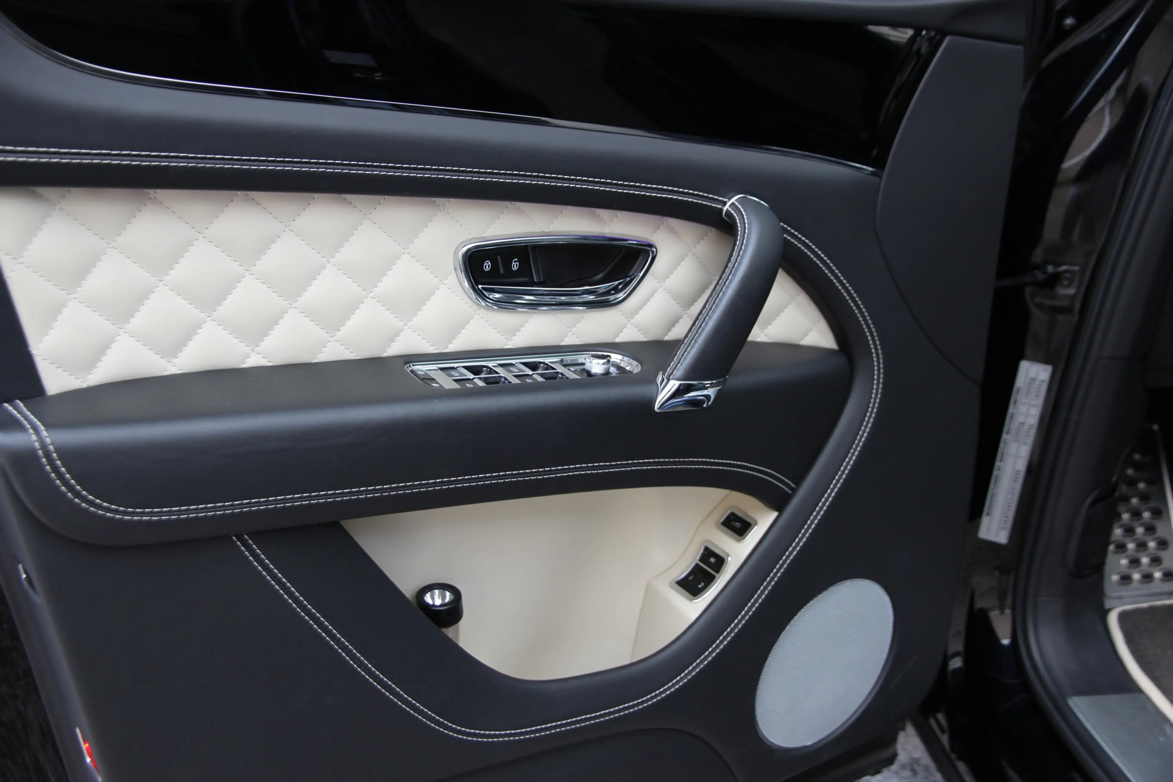 Bentley Bentayga 6.0 W12 7p. | Touring | City | Pano | Head-up | AC — photo 33
