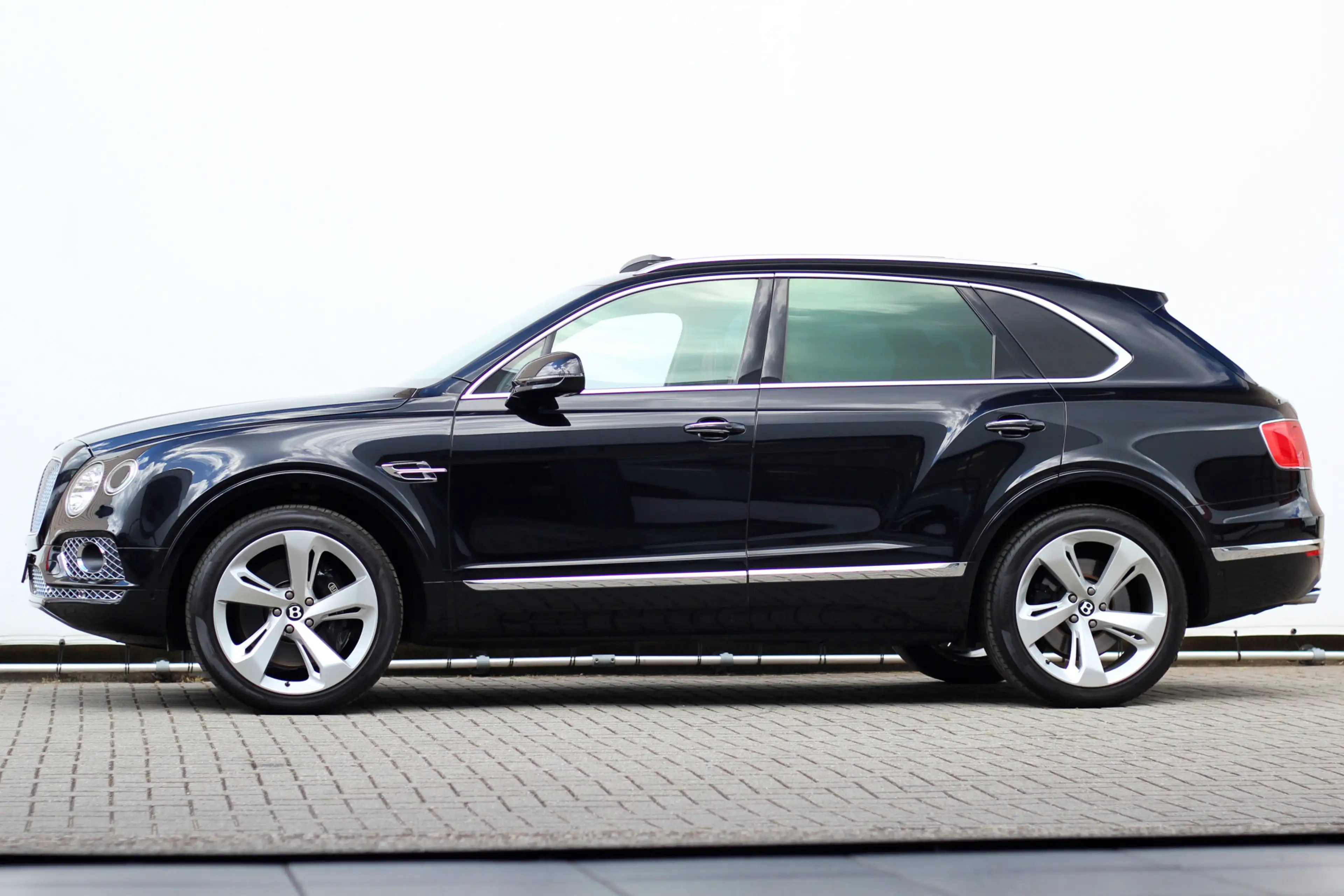 Bentley Bentayga 6.0 W12 7p. | Touring | City | Pano | Head-up | AC — photo 7