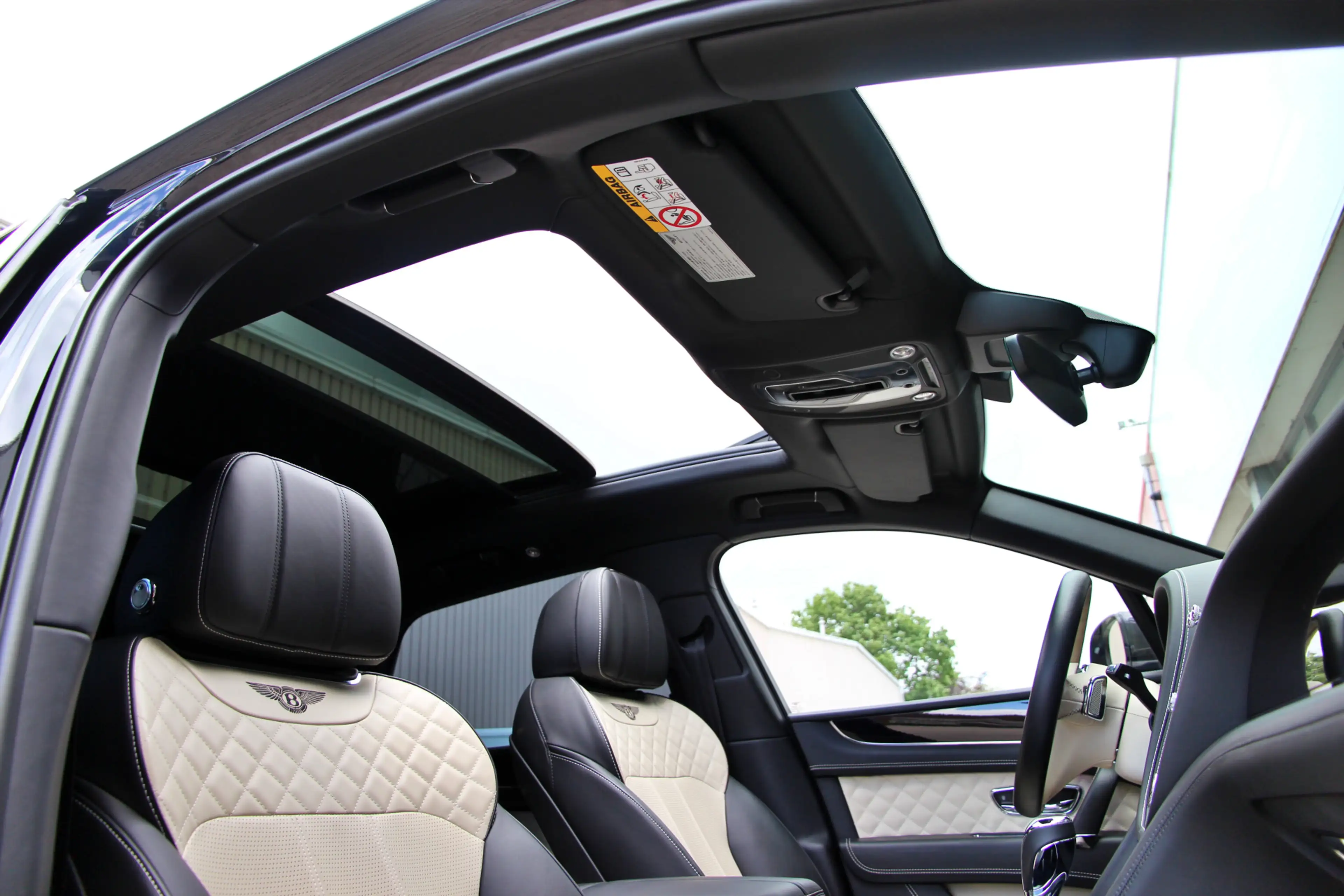 Bentley Bentayga 6.0 W12 7p. | Touring | City | Pano | Head-up | AC — photo 25