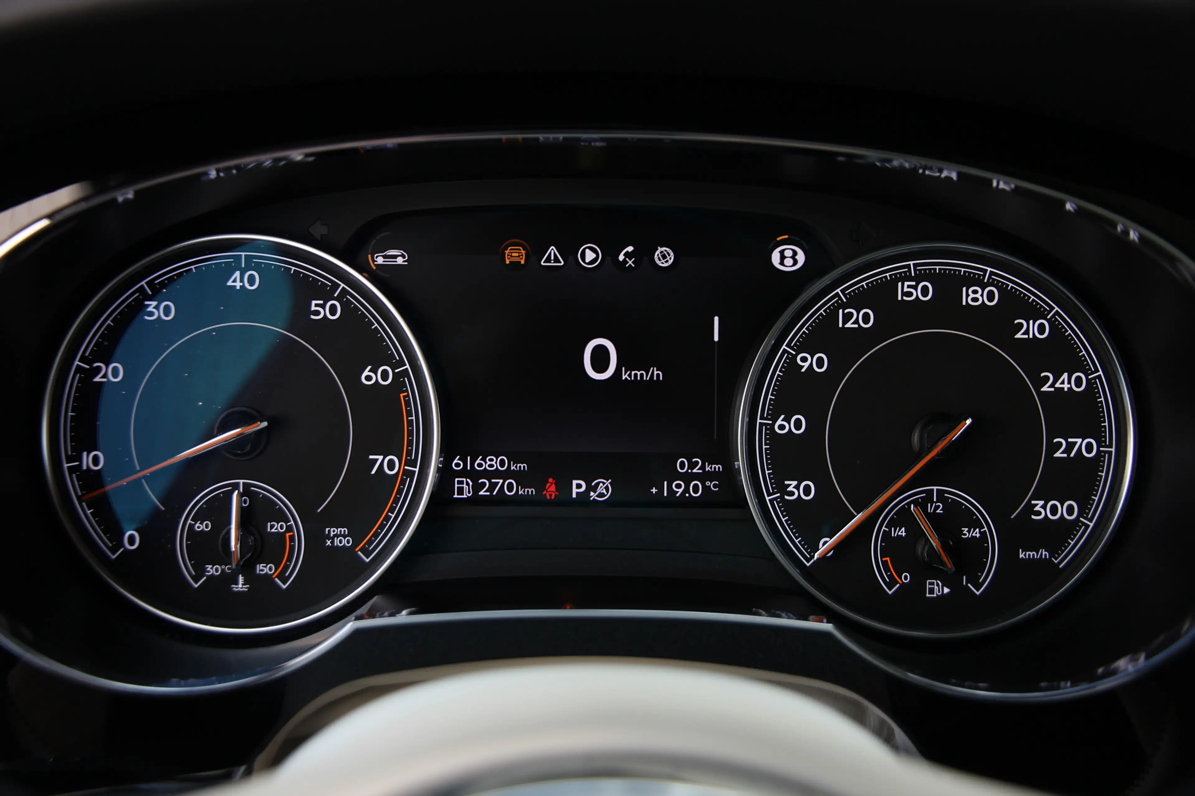 Bentley Bentayga 6.0 W12 7p. | Touring | City | Pano | Head-up | AC — photo 32